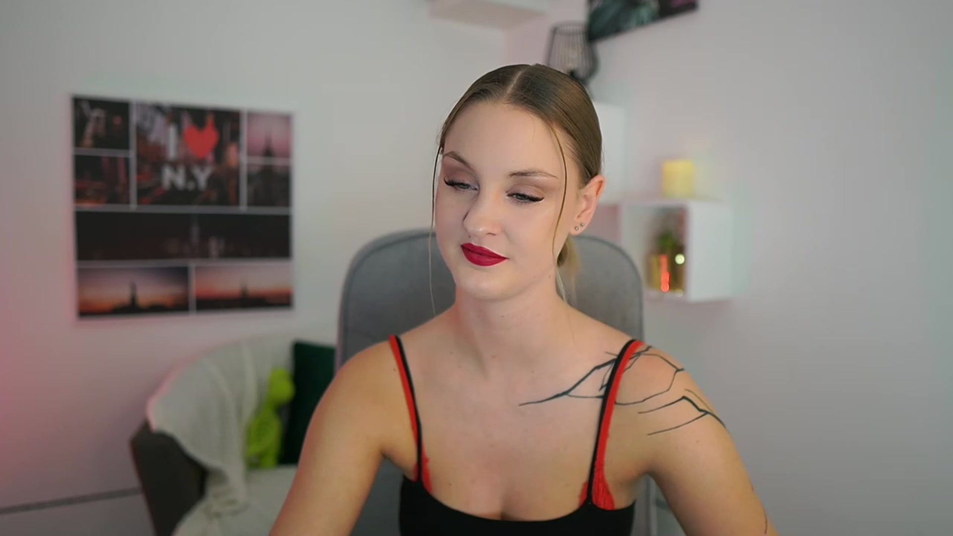 Gallery image thumbnail from NatalliaStarr's myfreecams stream on, 01/09/2024, 20:22 image 20 of 20