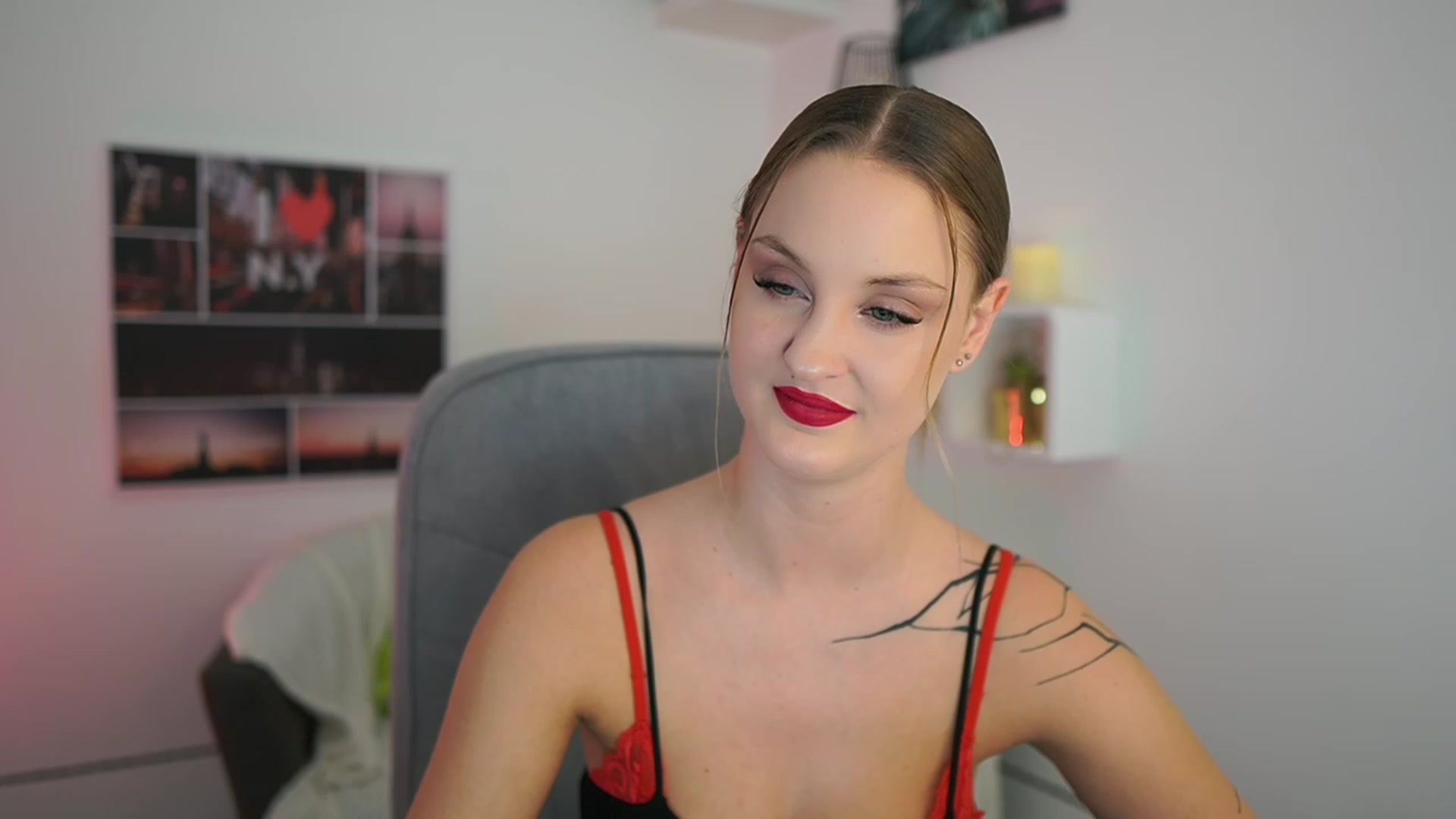 Gallery image thumbnail from NatalliaStarr's myfreecams stream on, 01/09/2024, 21:35 image 4 of 20