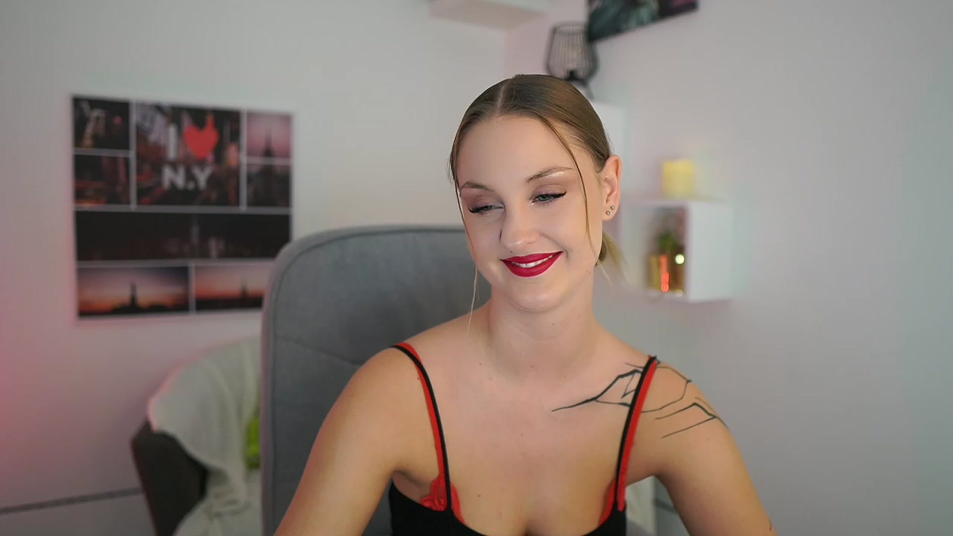 Gallery image thumbnail from NatalliaStarr's myfreecams stream on, 01/09/2024, 21:35 image 16 of 20