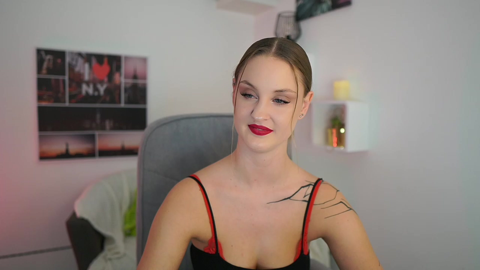Gallery image thumbnail from NatalliaStarr's myfreecams stream on, 01/09/2024, 21:35 image 17 of 20