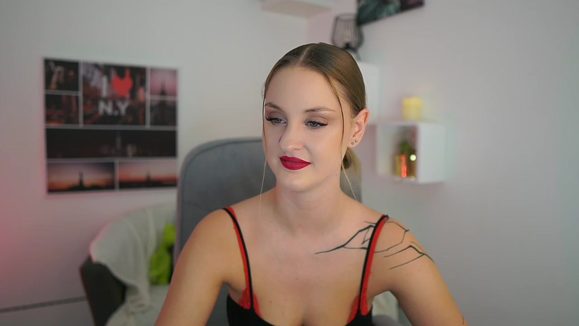 Gallery image thumbnail from NatalliaStarr's myfreecams stream on, 01/09/2024, 21:35 image 15 of 20