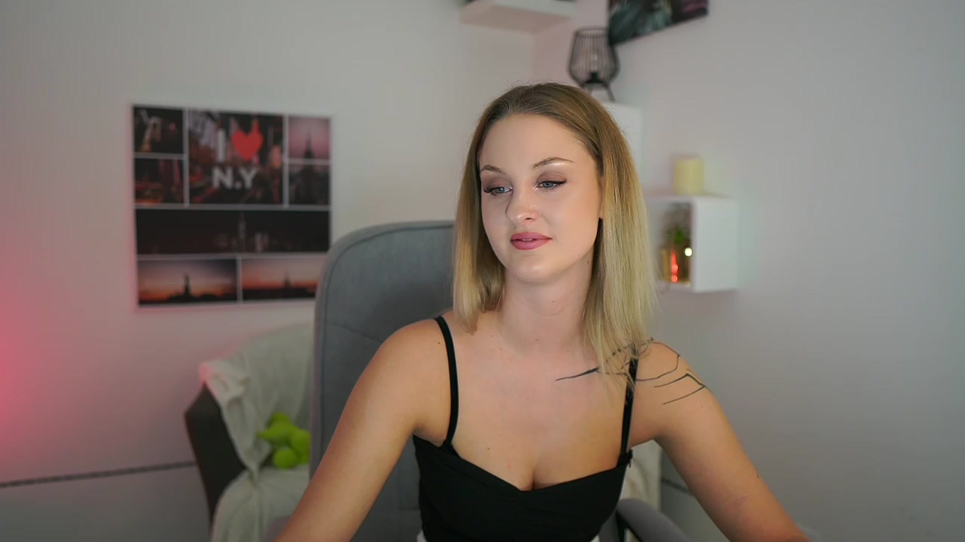 Gallery image thumbnail from NatalliaStarr's myfreecams stream on, 01/10/2024, 21:30 image 5 of 20