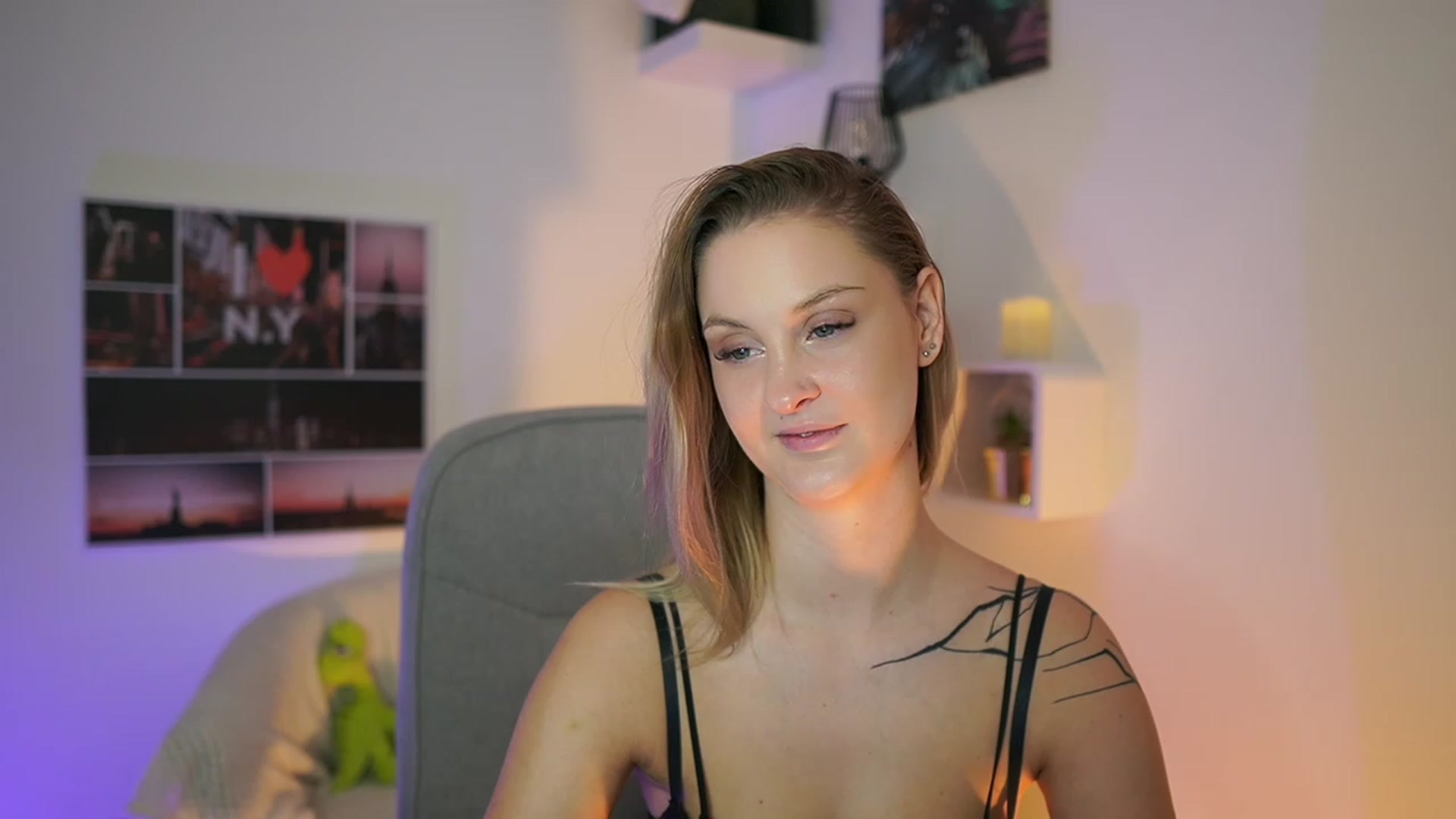 Gallery image thumbnail from NatalliaStarr's myfreecams stream on, 01/28/2024, 14:15 image 6 of 20