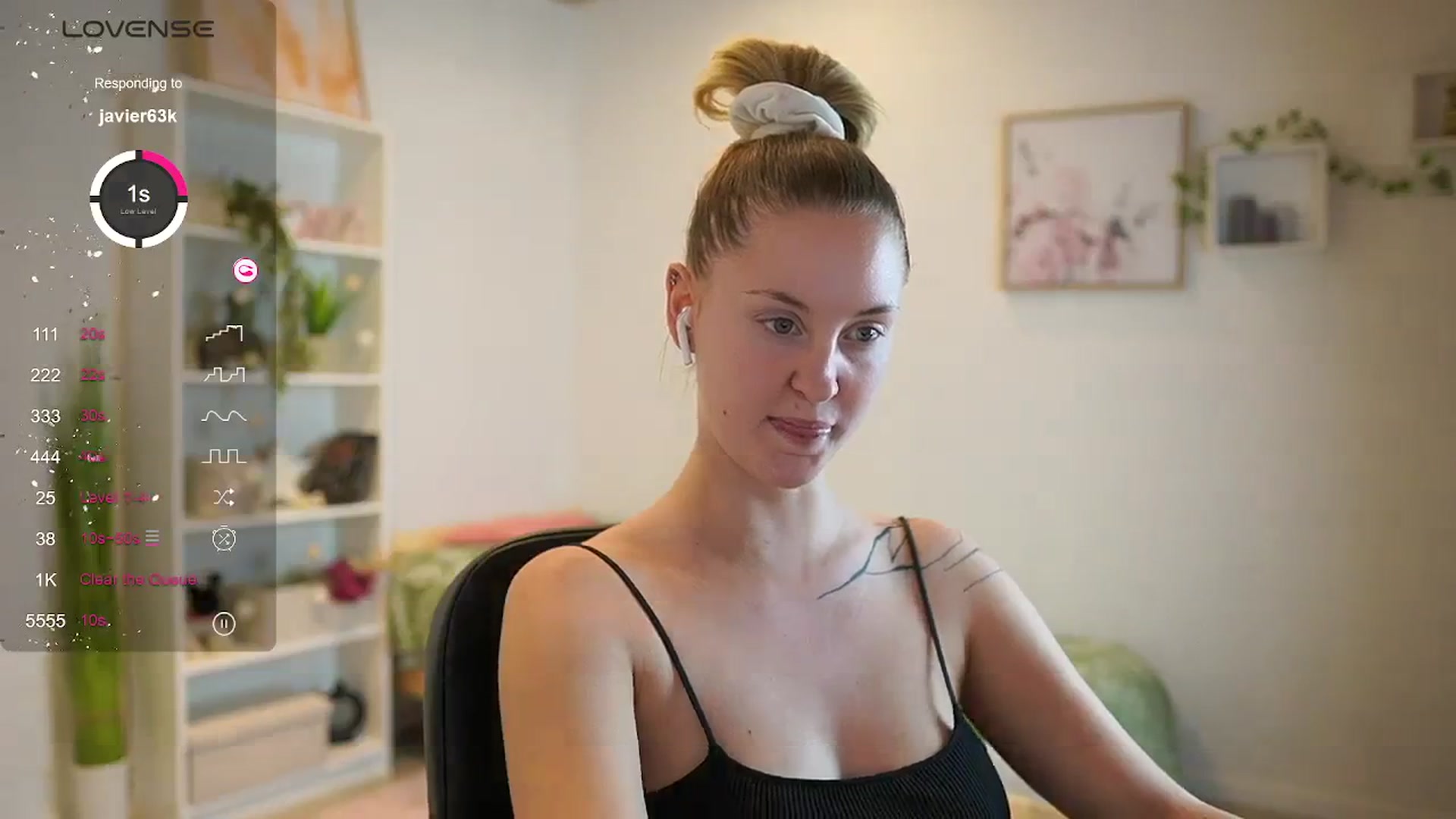 Gallery image thumbnail from NatalliaStarr's myfreecams stream on, 04/14/2024, 17:20 image 14 of 20