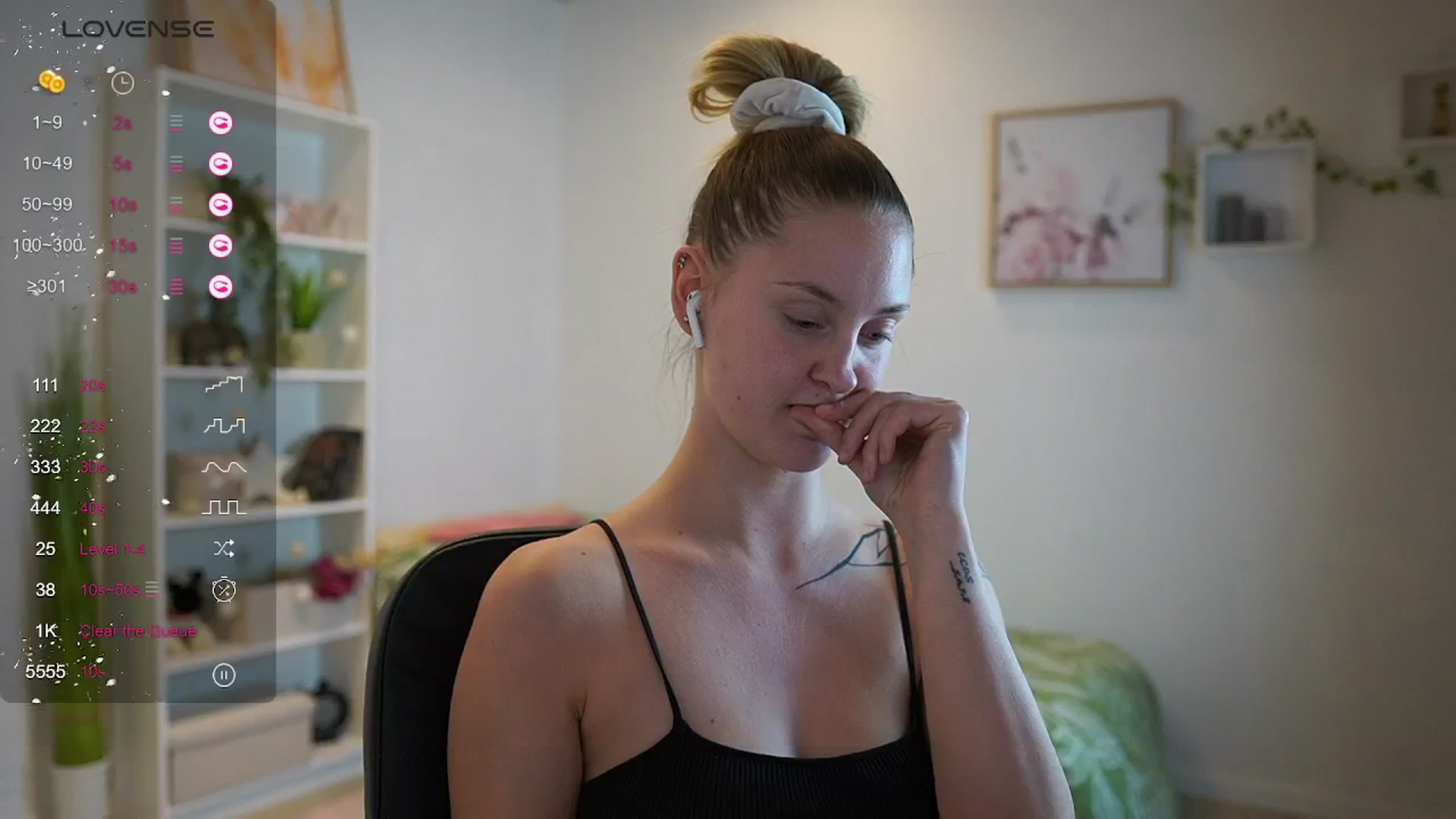 Gallery image thumbnail from NatalliaStarr's myfreecams stream on, 04/14/2024, 17:20 image 8 of 20