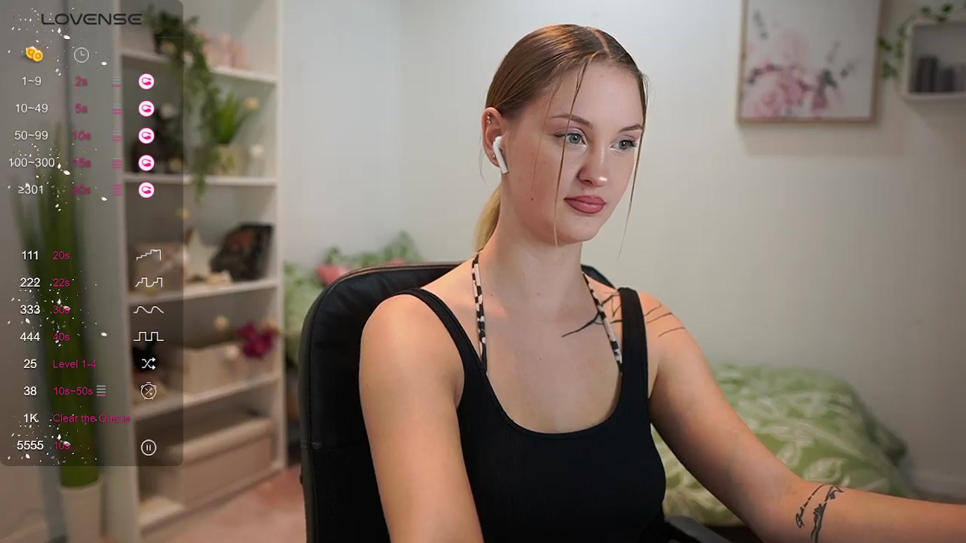 Gallery image thumbnail from NatalliaStarr's myfreecams stream on, 05/06/2024, 15:05 image 15 of 20