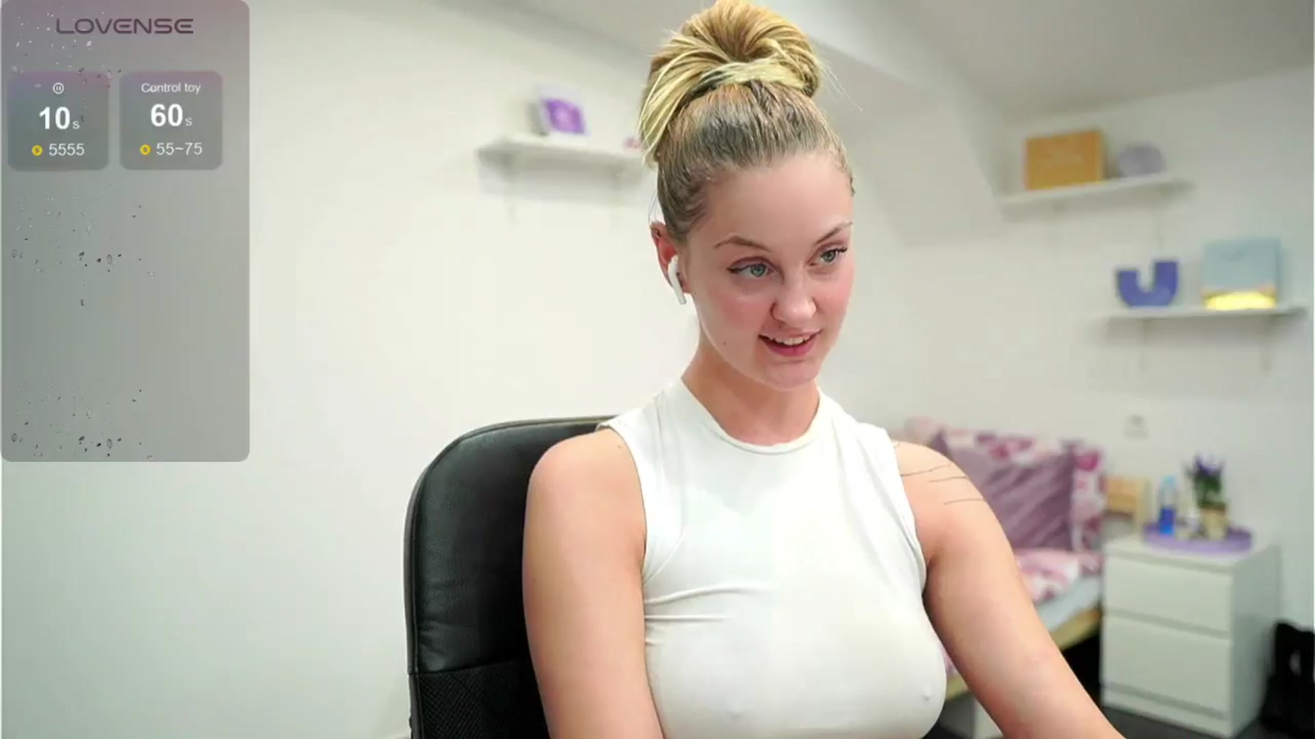 Gallery image thumbnail from NatalliaStarr's myfreecams stream on, 05/14/2024, 18:13 image 17 of 20