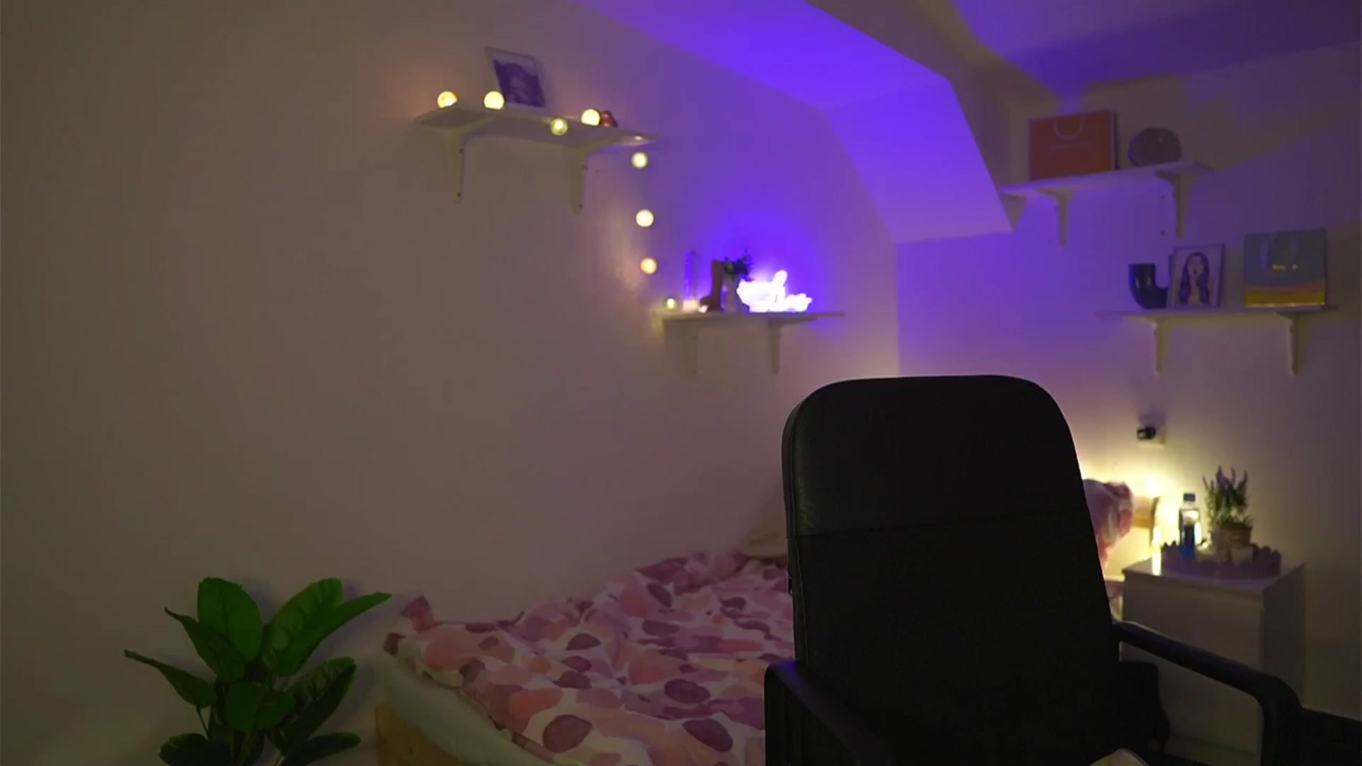 Gallery image thumbnail from NatalliaStarr's myfreecams stream on, 05/15/2024, 13:30 image 4 of 20