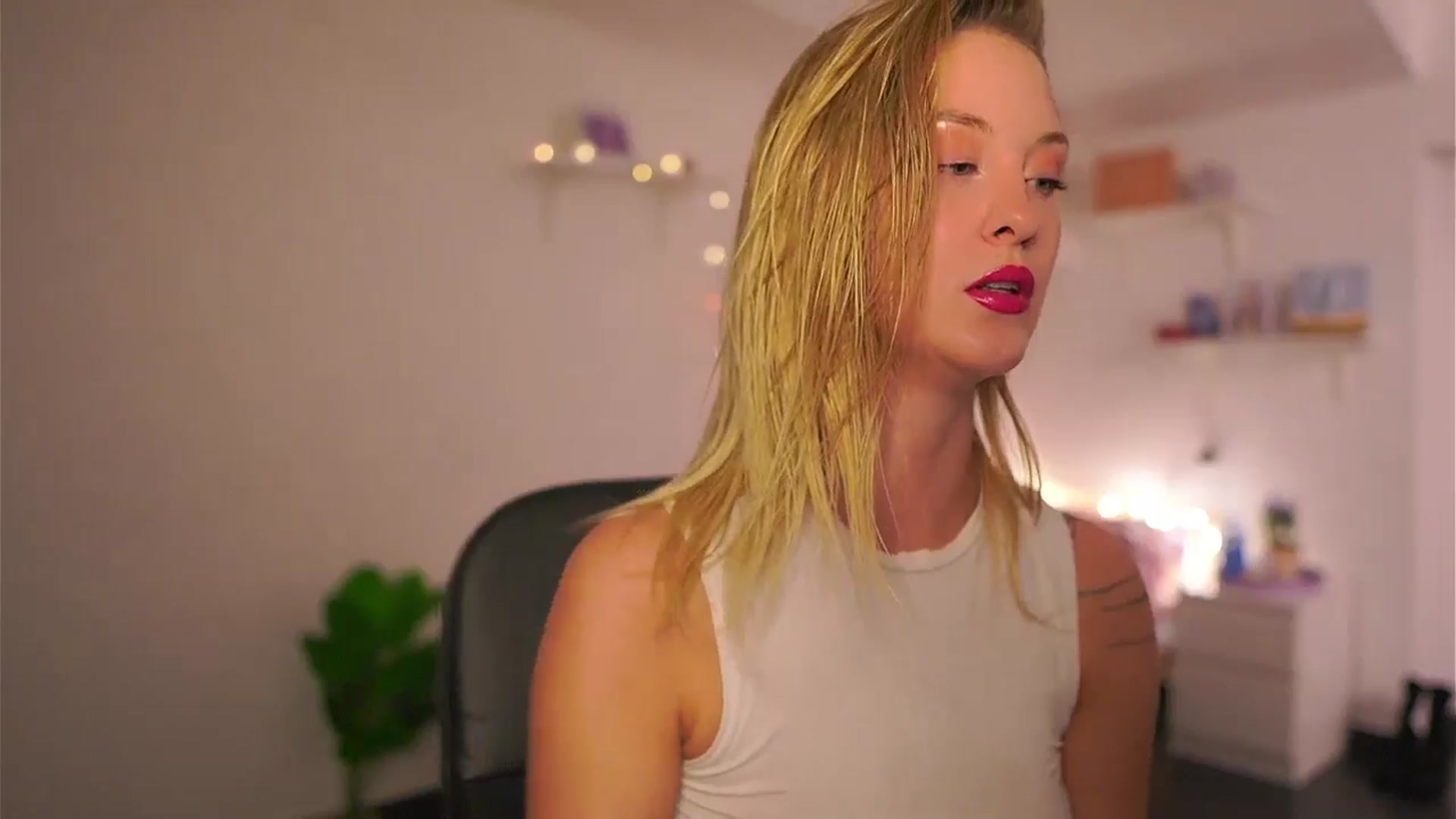 Gallery image thumbnail from NatalliaStarr's myfreecams stream on, 05/20/2024, 13:38 image 20 of 20