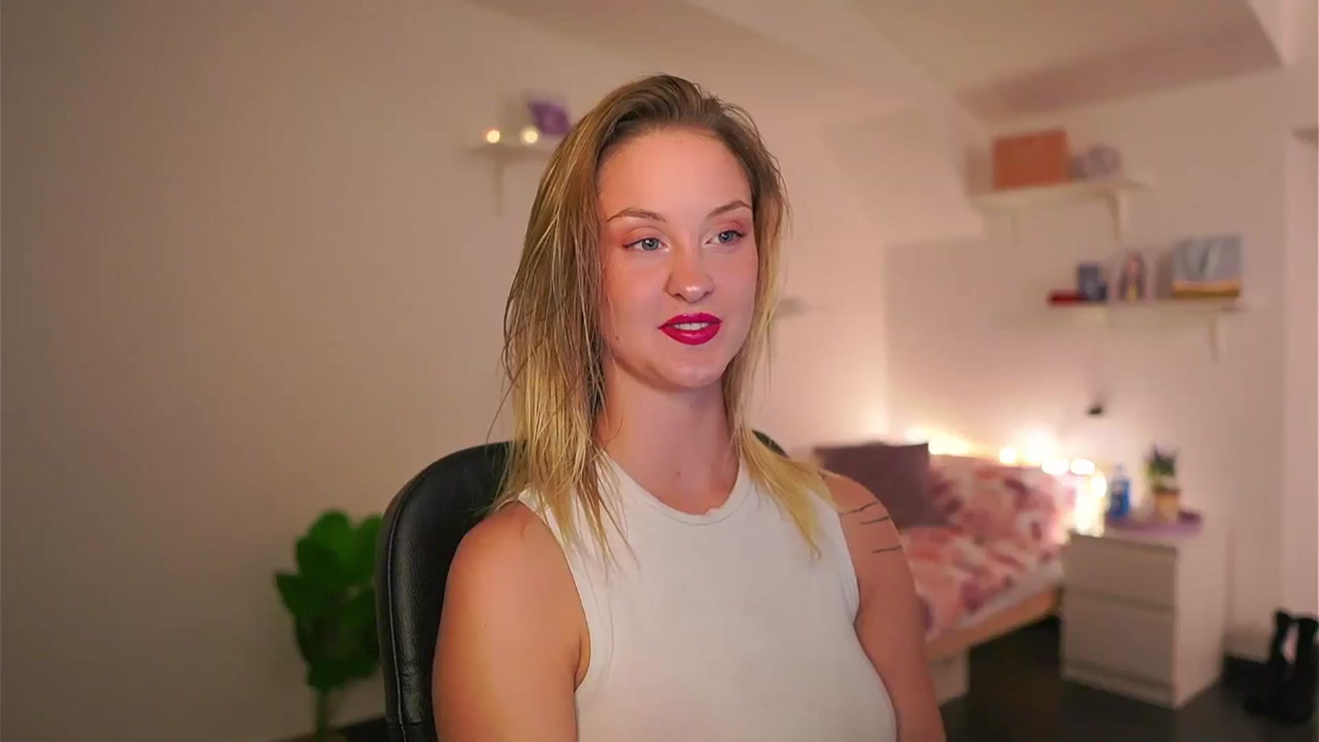 Gallery image thumbnail from NatalliaStarr's myfreecams stream on, 05/20/2024, 13:38 image 14 of 20