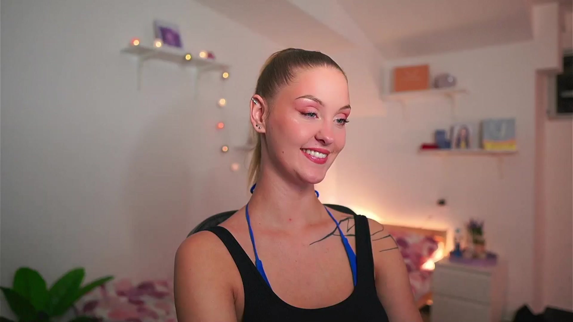 Gallery image thumbnail from NatalliaStarr's myfreecams stream on, 05/23/2024, 13:37 image 4 of 20