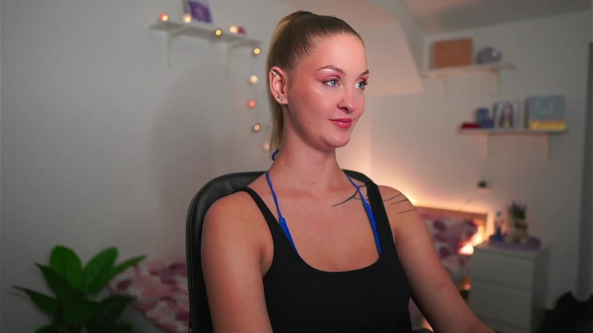 Gallery image thumbnail from NatalliaStarr's myfreecams stream on, 05/23/2024, 13:37 image 17 of 20