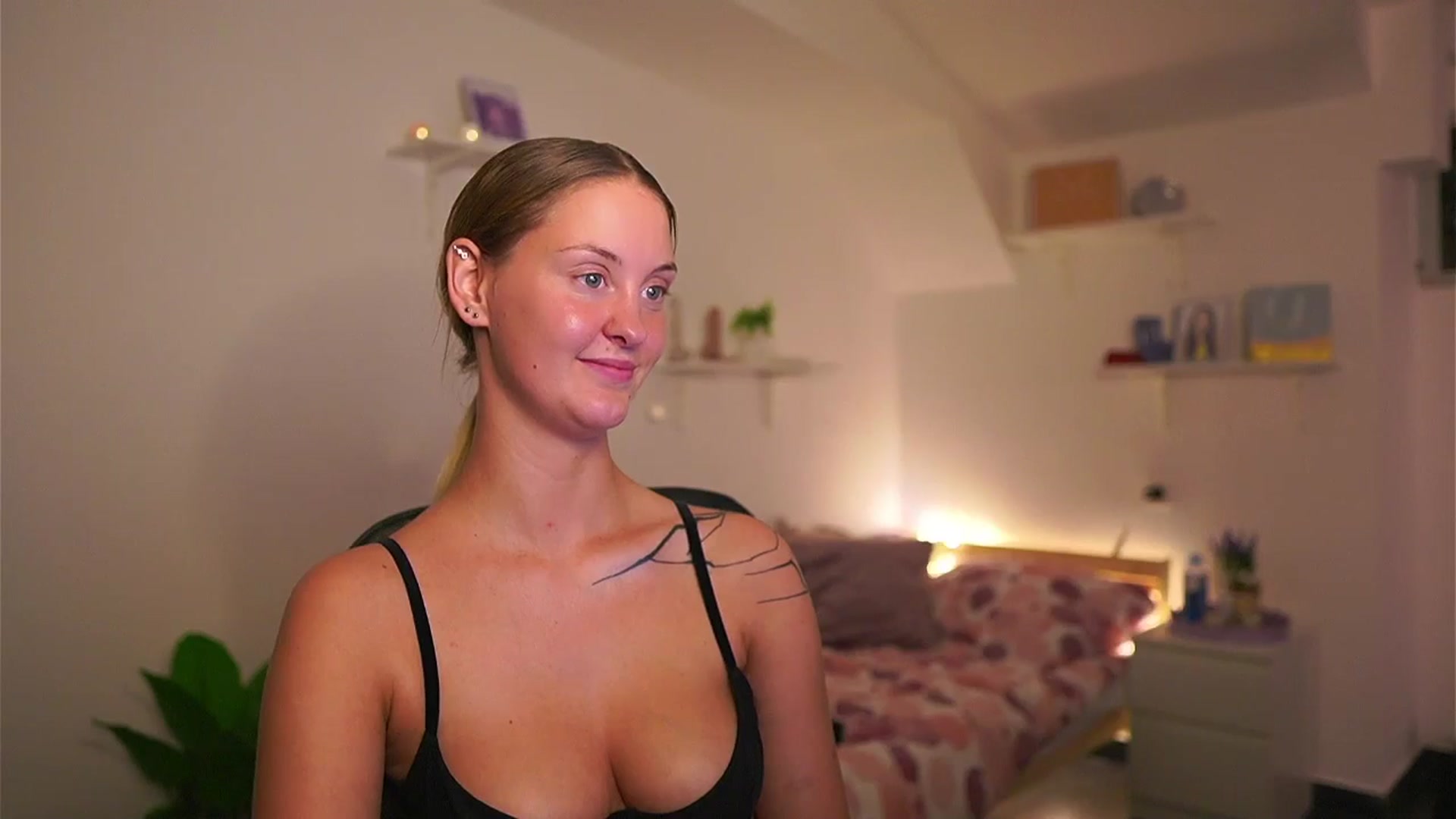 Gallery image thumbnail from NatalliaStarr's myfreecams stream on, 05/28/2024, 18:07 image 12 of 20