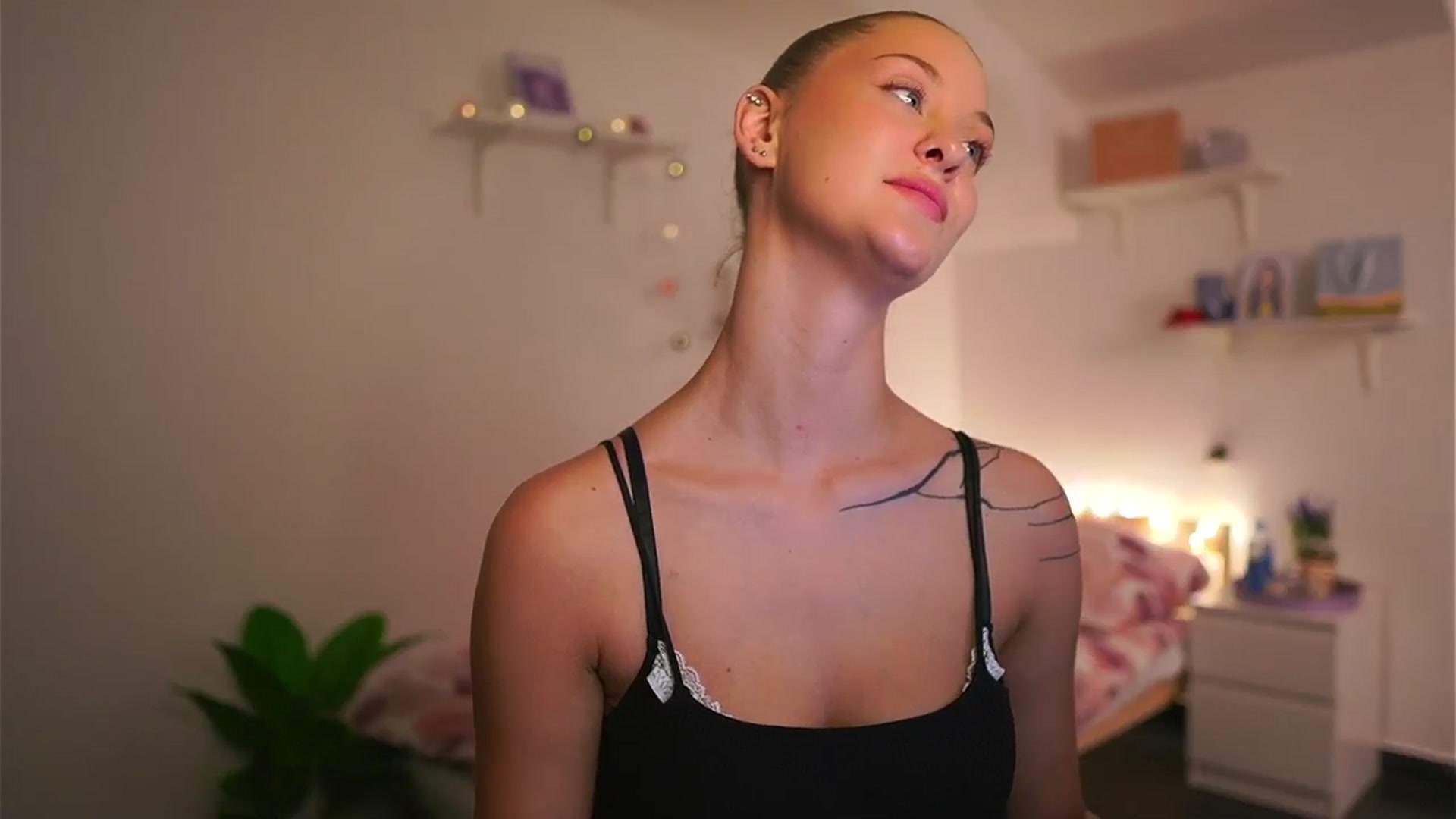 Gallery image thumbnail from NatalliaStarr's myfreecams stream on, 05/30/2024, 14:45 image 9 of 20