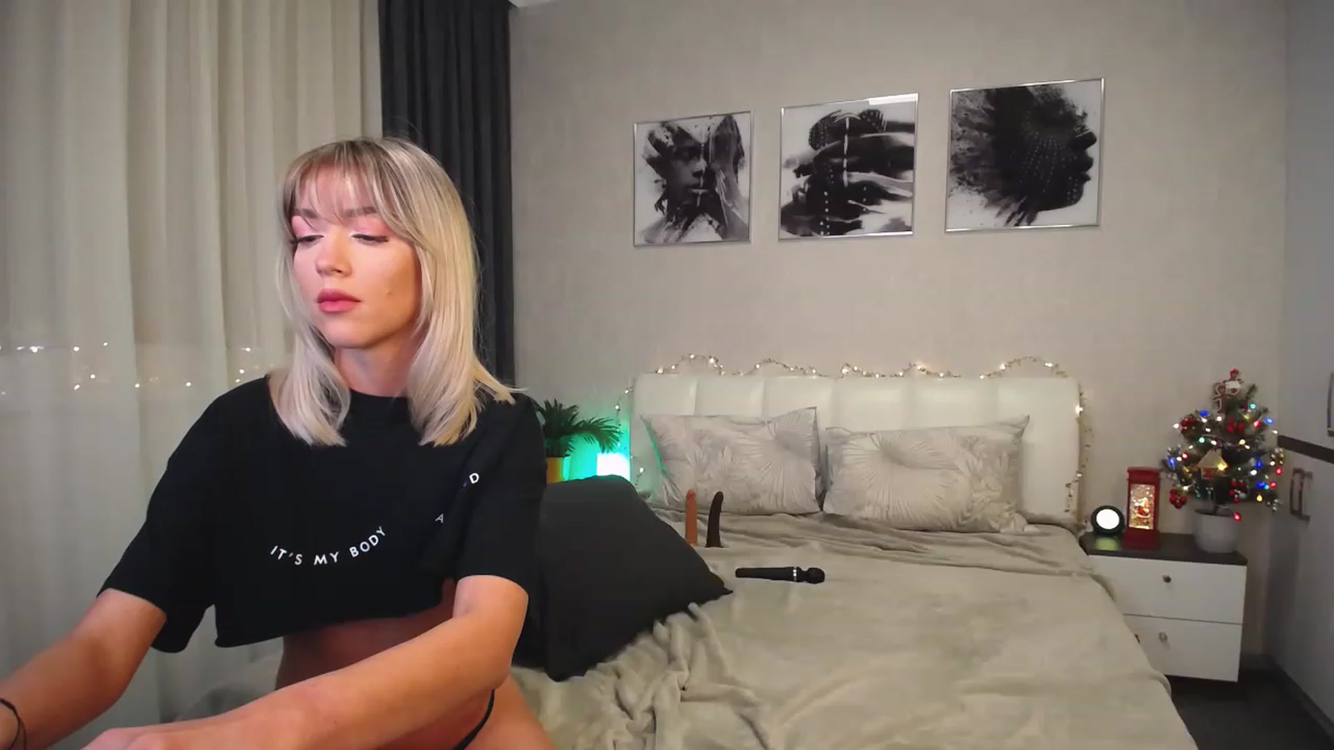 Gallery image thumbnail from NatalyGreen's myfreecams stream on, 12/19/2022, 15:30 image 1 of 20
