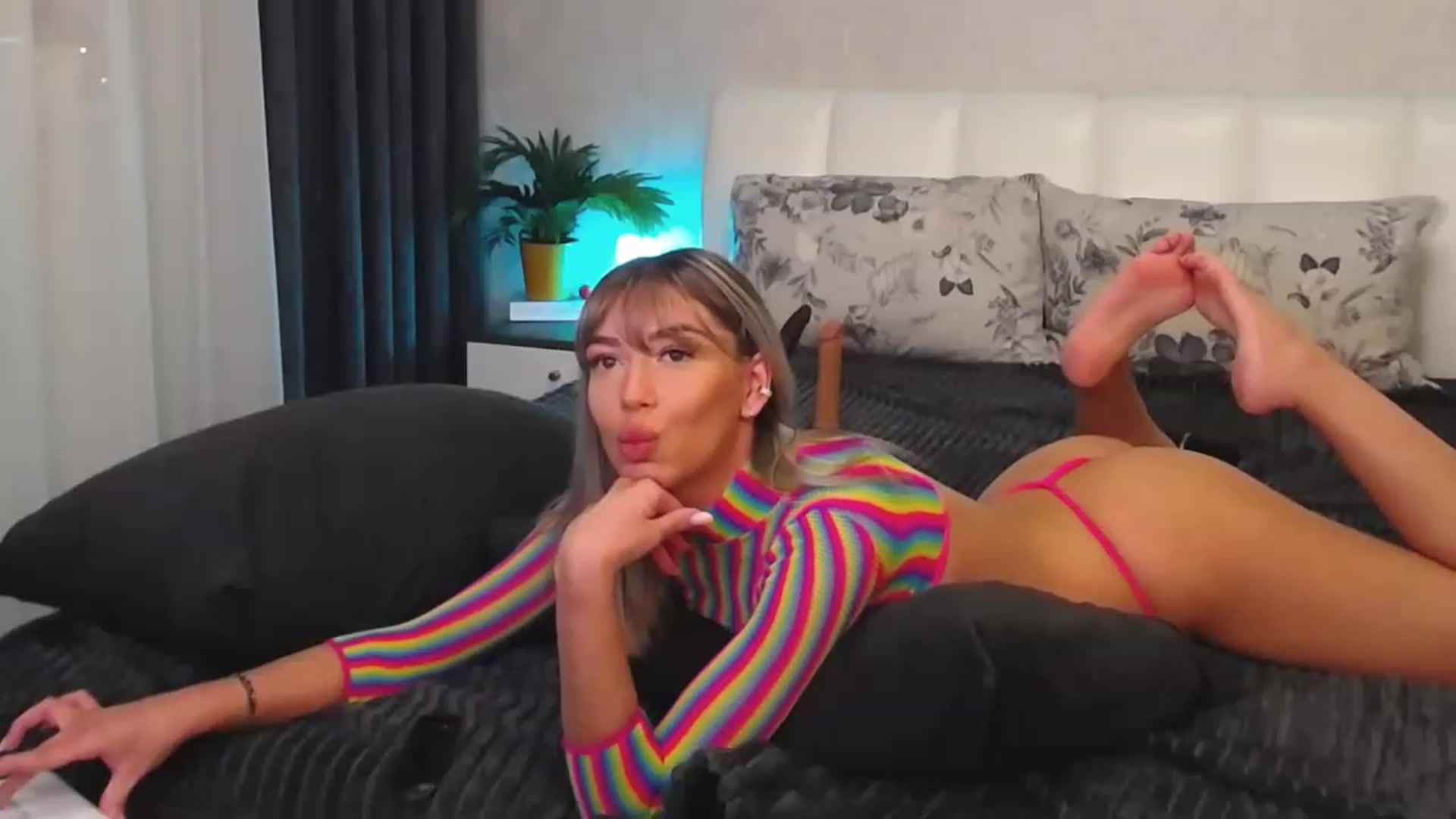 Gallery image thumbnail from NatalyGreen's myfreecams stream on, 01/31/2023, 12:35 image 3 of 20