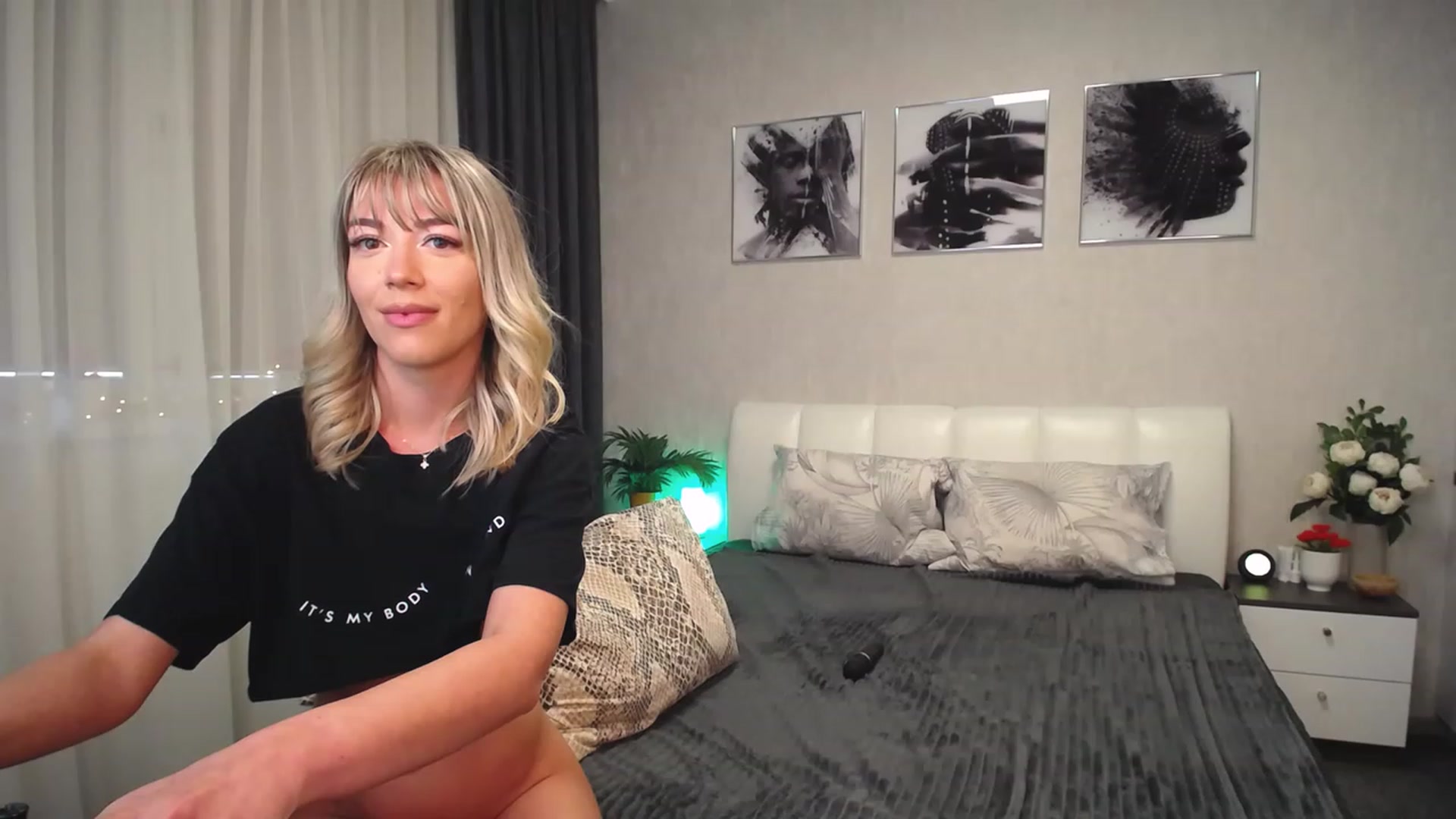 Gallery image thumbnail from NatalyGreen's myfreecams stream on, 03/23/2023, 14:32 image 14 of 20