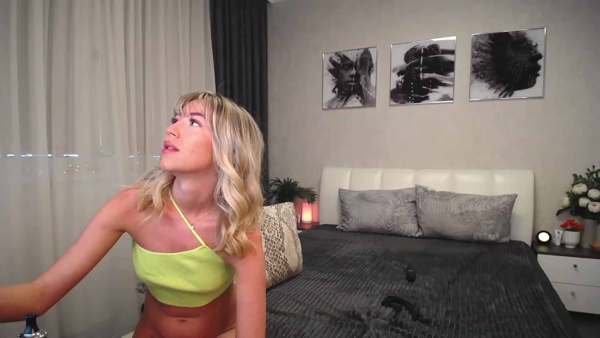 Gallery image thumbnail from NatalyGreen's myfreecams stream on, 03/31/2023, 13:19 image 13 of 20