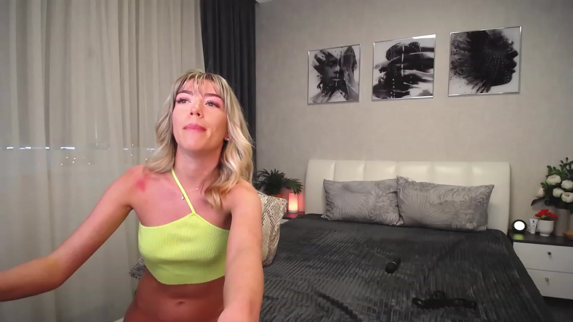 Gallery image thumbnail from NatalyGreen's myfreecams stream on, 03/31/2023, 13:19 image 15 of 20
