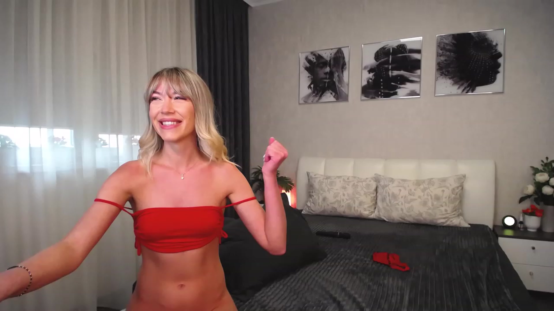 Gallery image thumbnail from NatalyGreen's myfreecams stream on, 05/04/2023, 09:02 image 11 of 20