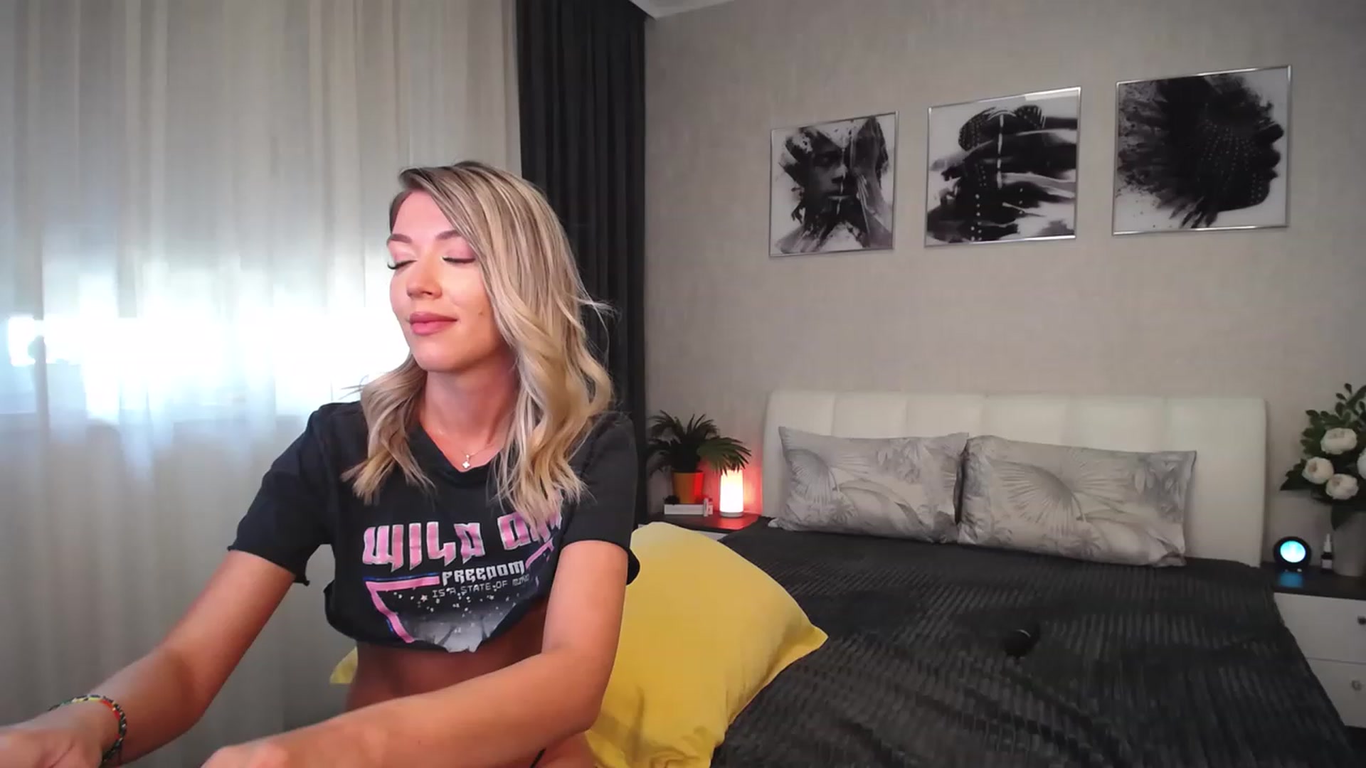 Gallery image thumbnail from NatalyGreen's myfreecams stream on, 05/24/2023, 08:41 image 12 of 20