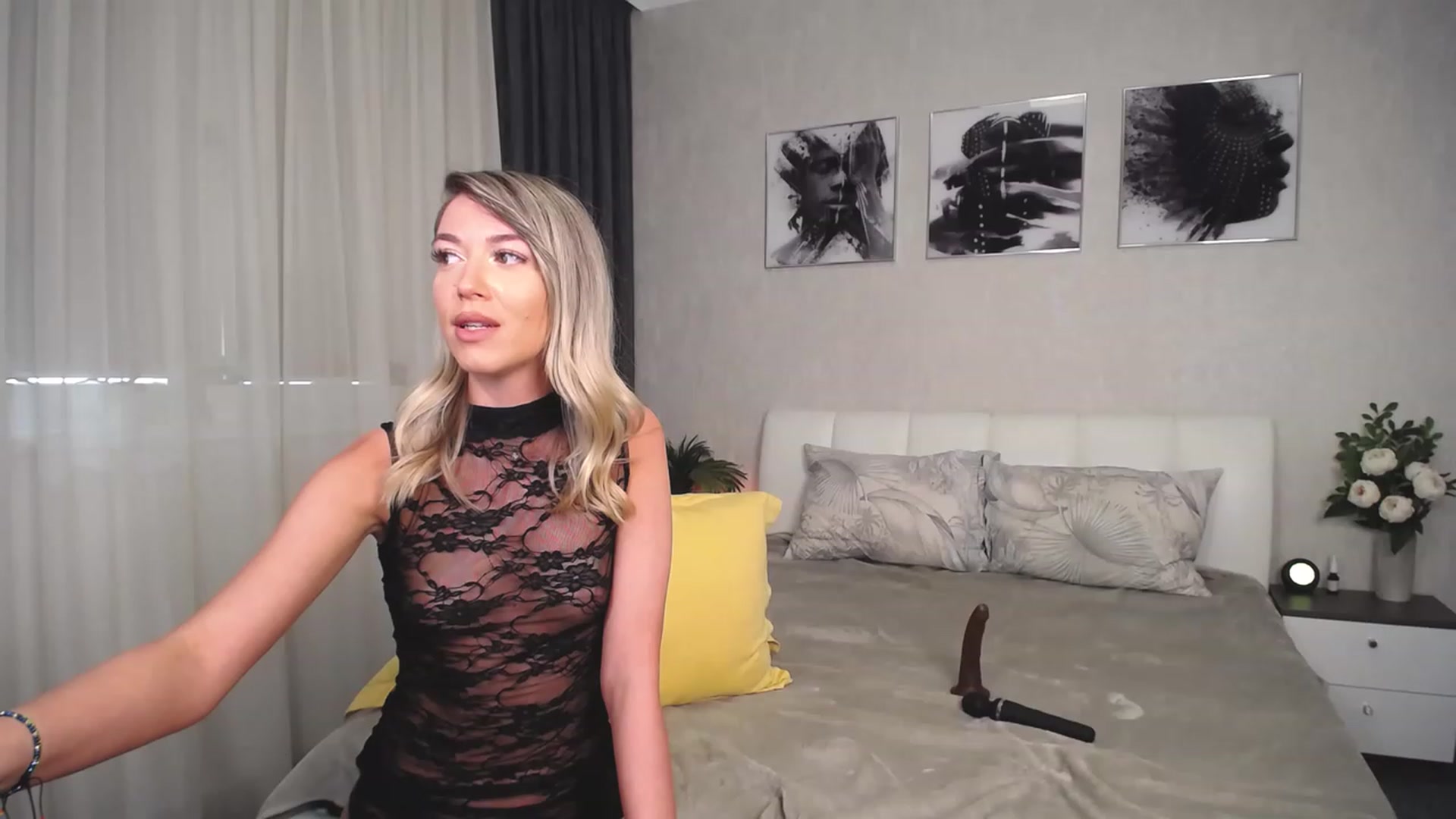 Gallery image thumbnail from NatalyGreen's myfreecams stream on, 05/27/2023, 09:21 image 9 of 20