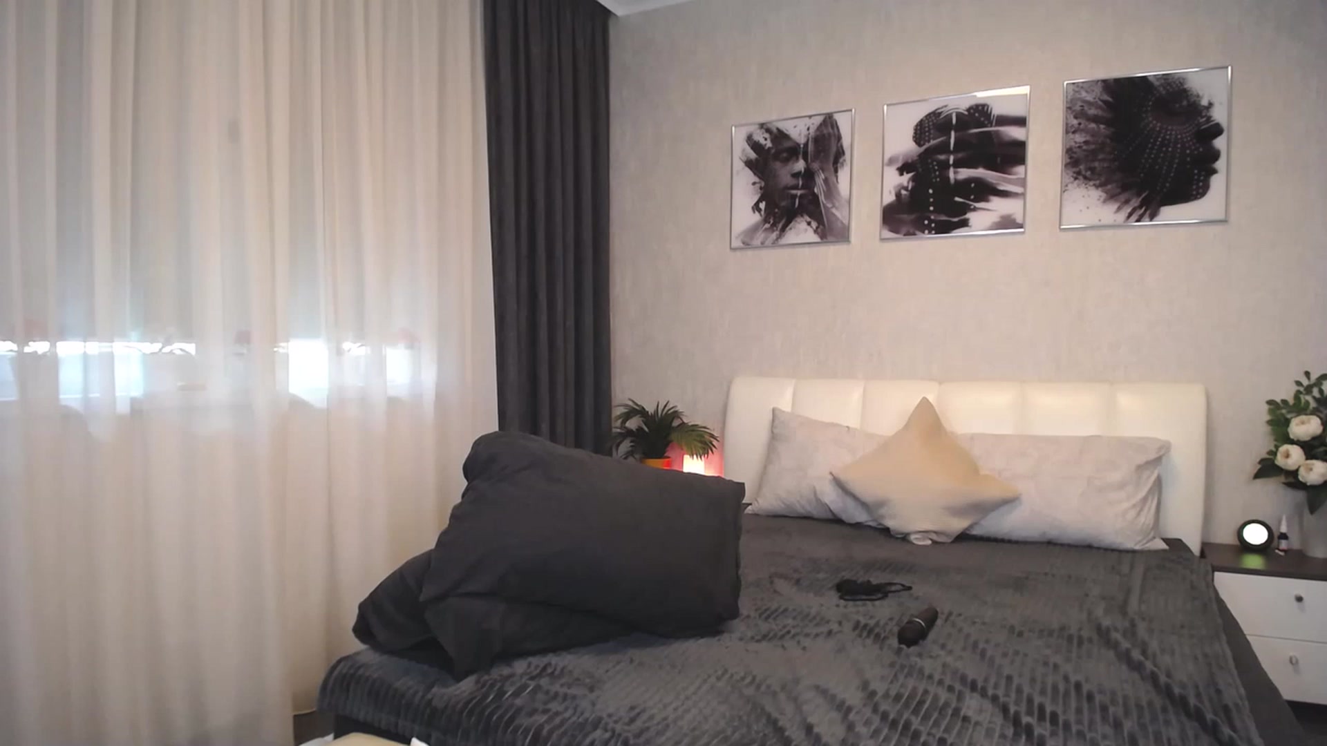 Gallery image thumbnail from NatalyGreen's myfreecams stream on, 06/10/2023, 08:11 image 18 of 20