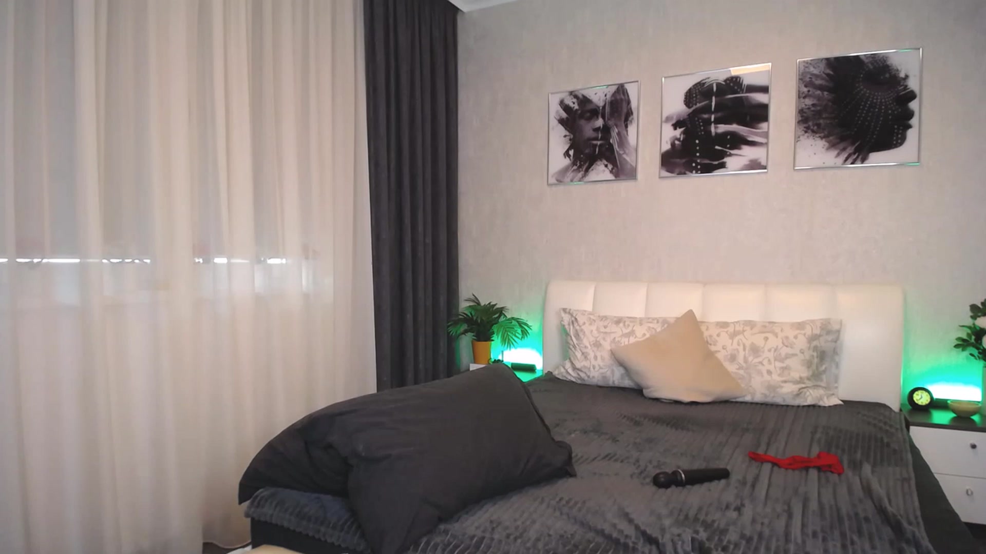 Gallery image thumbnail from NatalyGreen's myfreecams stream on, 06/25/2023, 09:00 image 14 of 20
