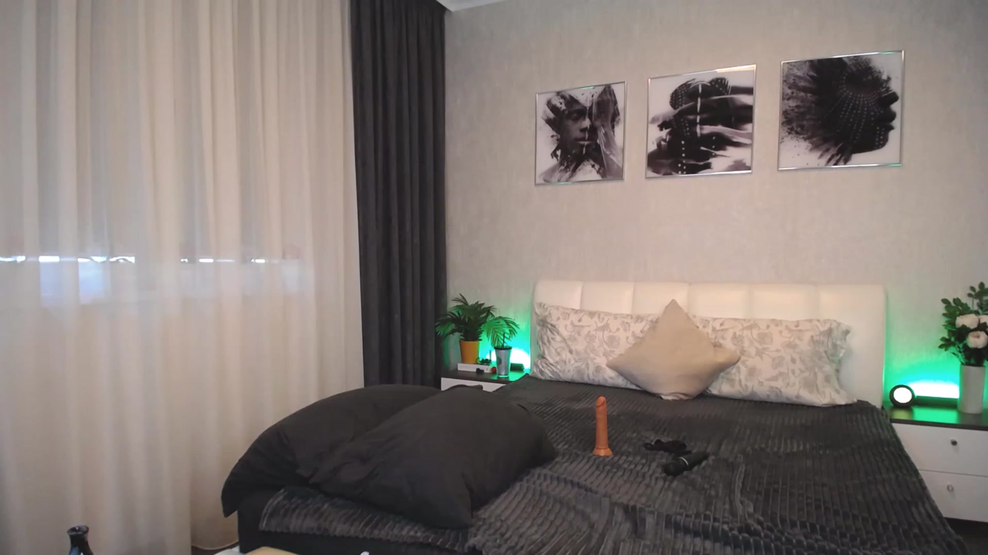 Gallery image thumbnail from NatalyGreen's myfreecams stream on, 06/30/2023, 09:02 image 10 of 20