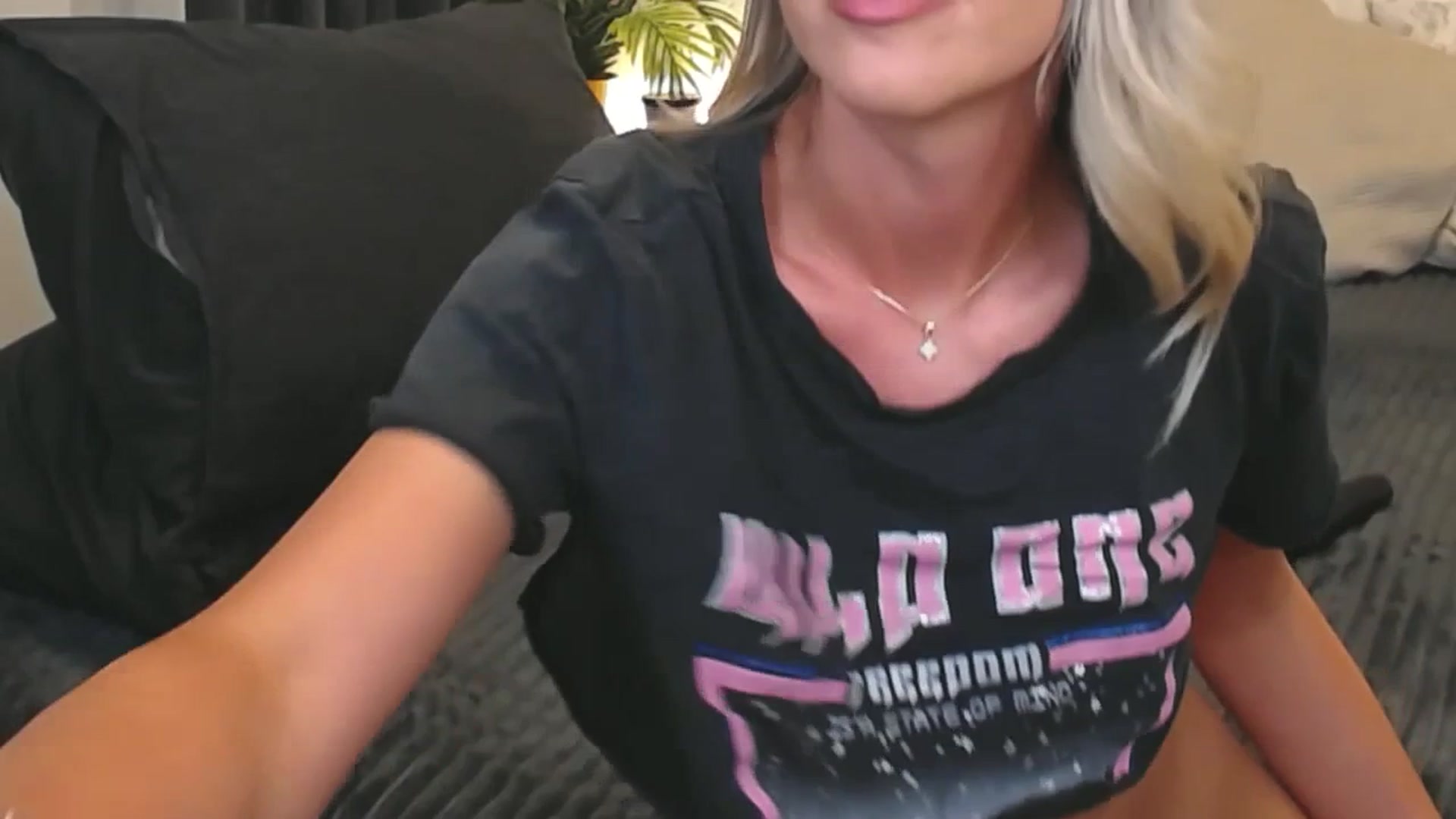 Gallery image thumbnail from NatalyGreen's myfreecams stream on, 07/16/2023, 08:37 image 13 of 20