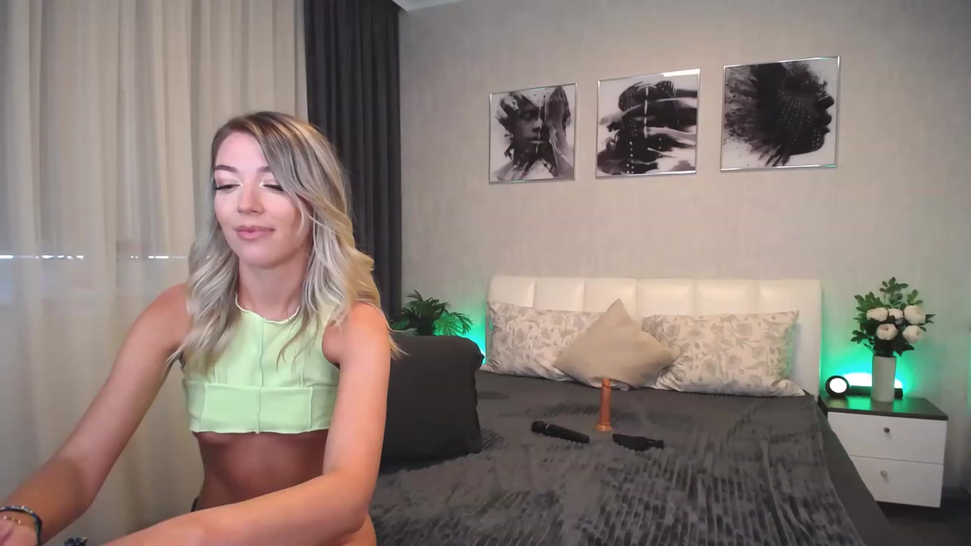 Gallery image thumbnail from NatalyGreen's myfreecams stream on, 07/18/2023, 09:28 image 16 of 20