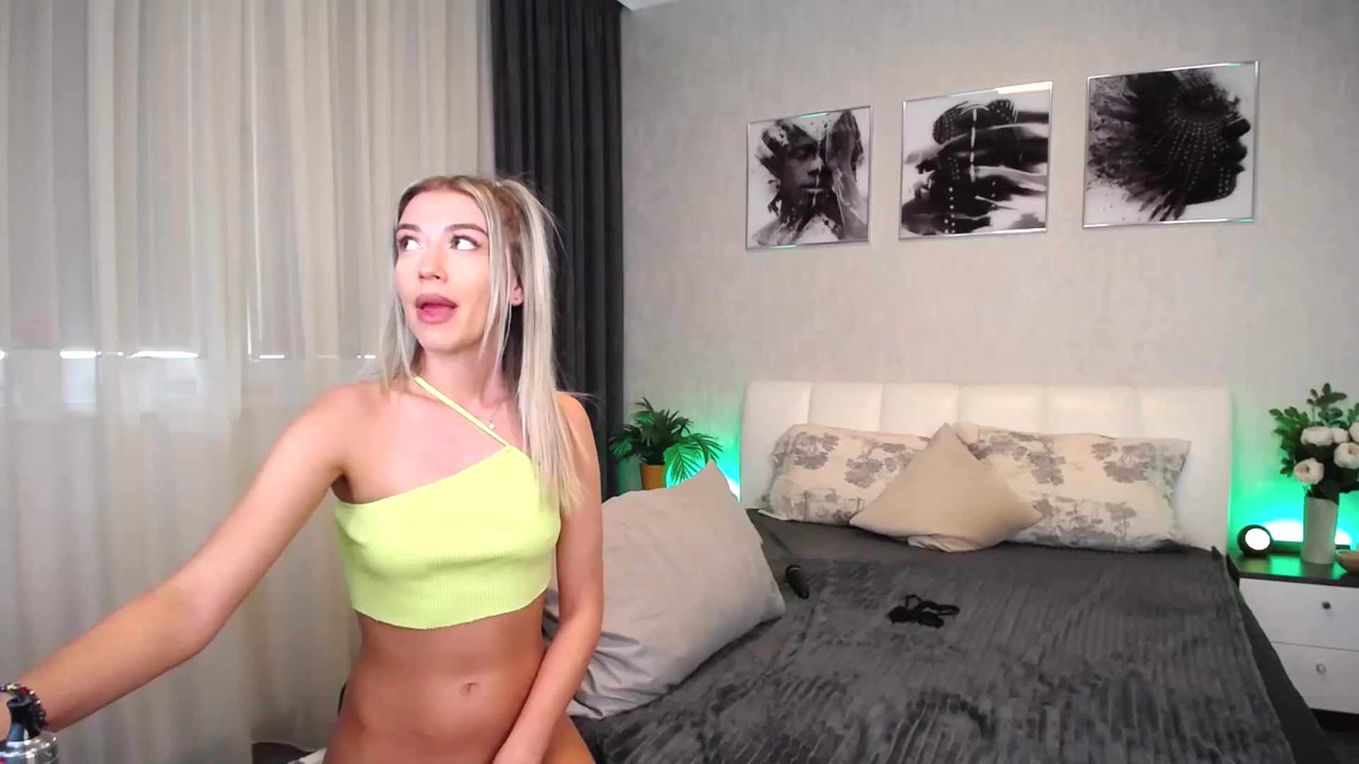 Gallery image thumbnail from NatalyGreen's myfreecams stream on, 08/24/2023, 07:32 image 19 of 20