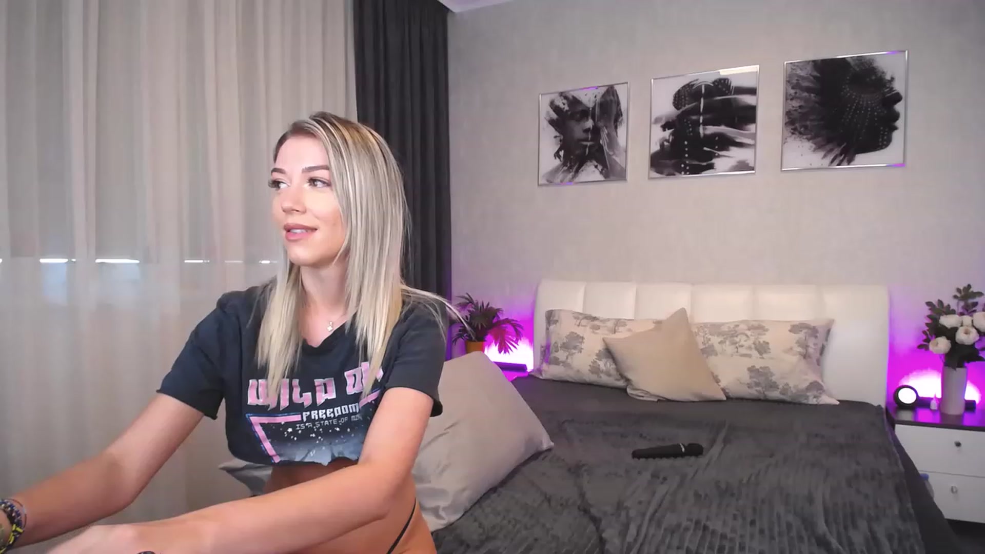 Gallery image thumbnail from NatalyGreen's myfreecams stream on, 08/25/2023, 13:11 image 8 of 20