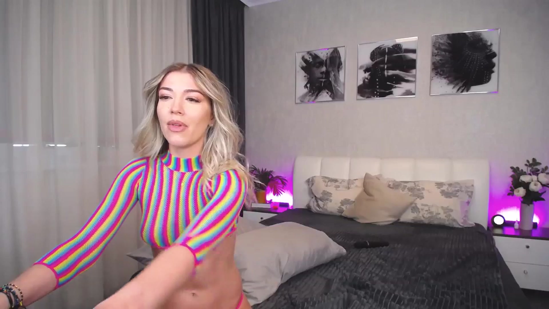 Gallery image thumbnail from NatalyGreen's myfreecams stream on, 10/25/2023, 11:52 image 9 of 20