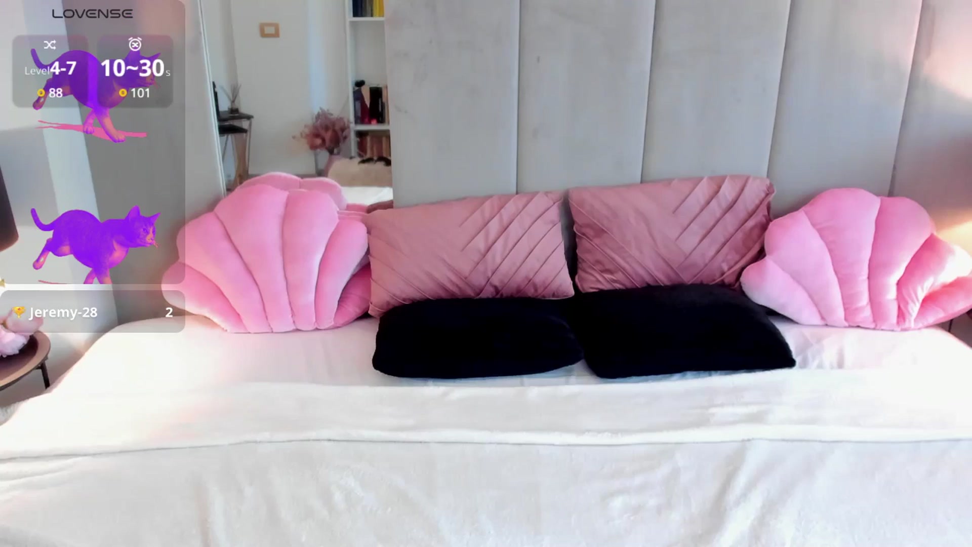Gallery image thumbnail from NatalyThorn88's myfreecams stream on, 05/15/2025, 09:21 image 17 of 20