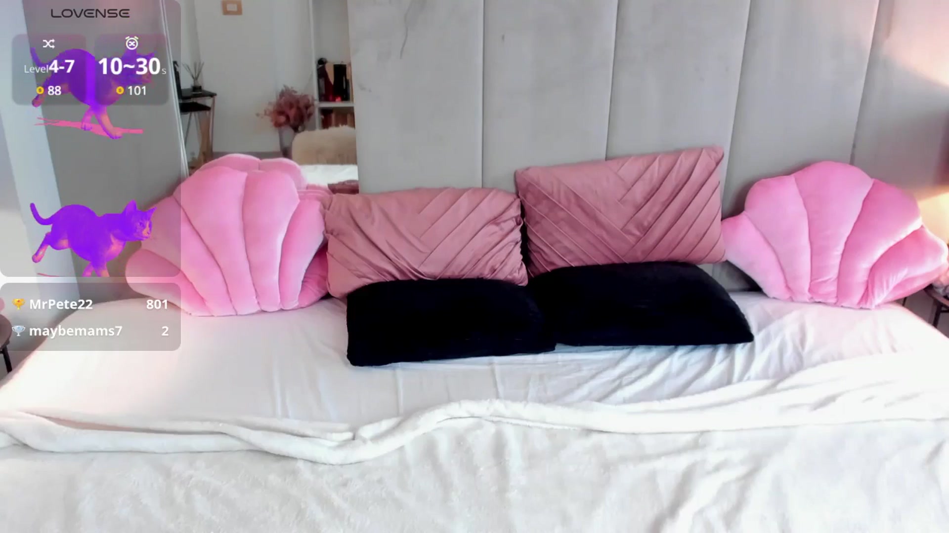 Gallery image thumbnail from NatalyThorn88's myfreecams stream on, 05/19/2025, 10:30 image 7 of 20