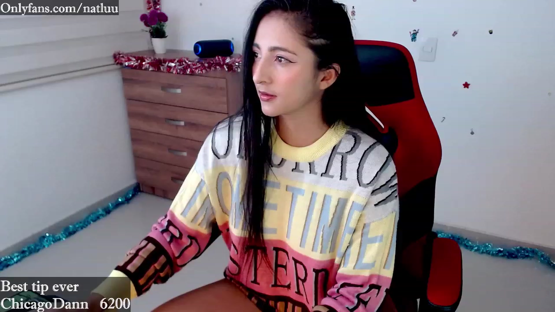 Gallery image thumbnail from Nataly_L's myfreecams stream on, 12/11/2022, 02:02 image 9 of 20