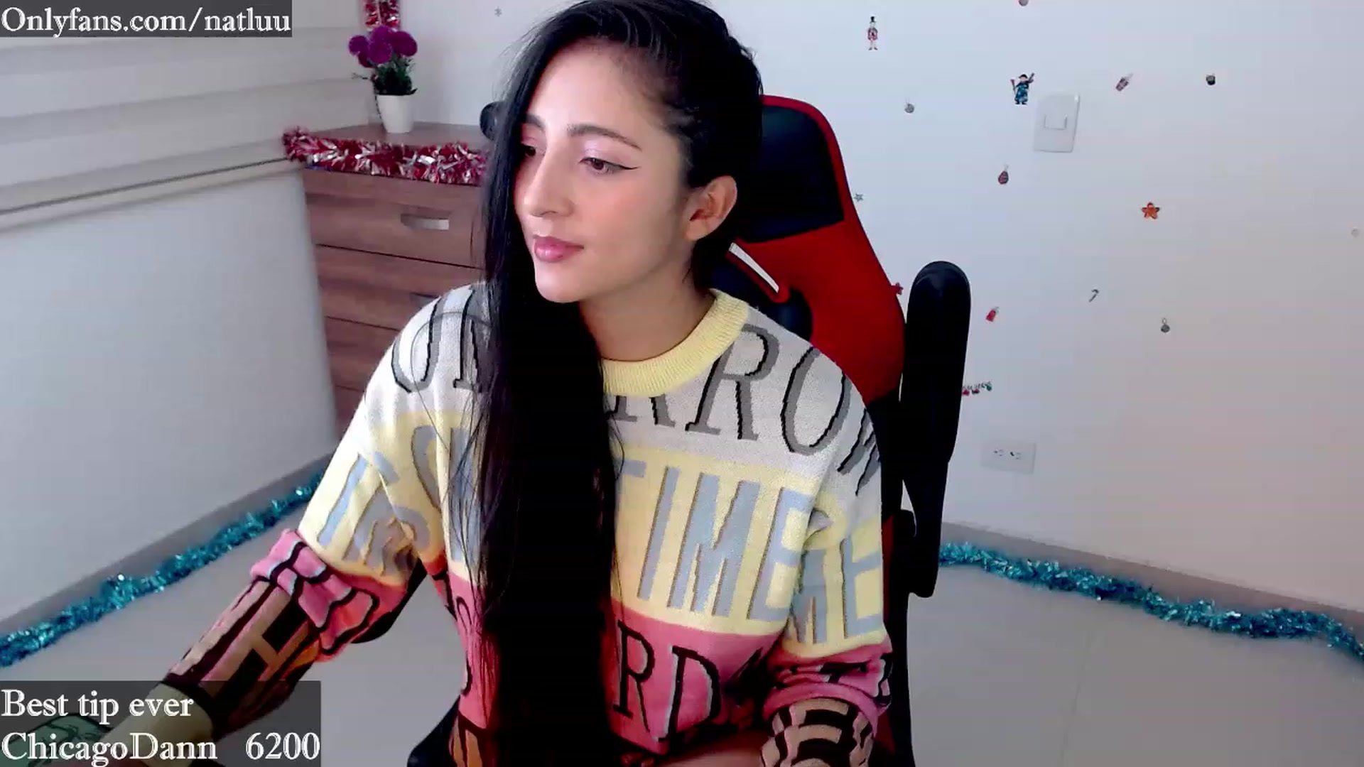 Gallery image thumbnail from Nataly_L's myfreecams stream on, 12/11/2022, 03:14 image 18 of 20
