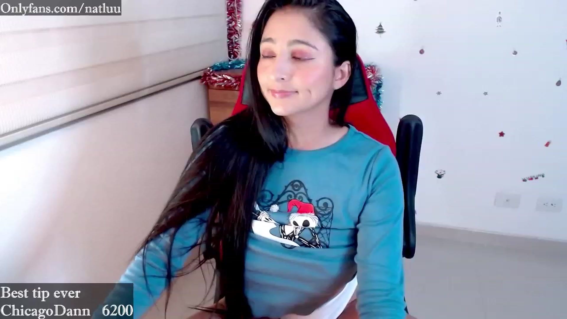 Gallery image thumbnail from Nataly_L's myfreecams stream on, 12/28/2022, 24:07 image 7 of 20