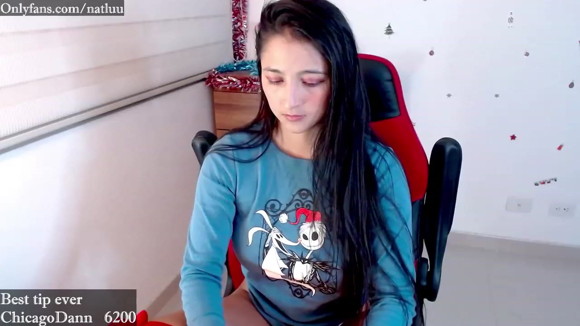 Gallery image thumbnail from Nataly_L's myfreecams stream on, 12/28/2022, 24:28 image 15 of 20