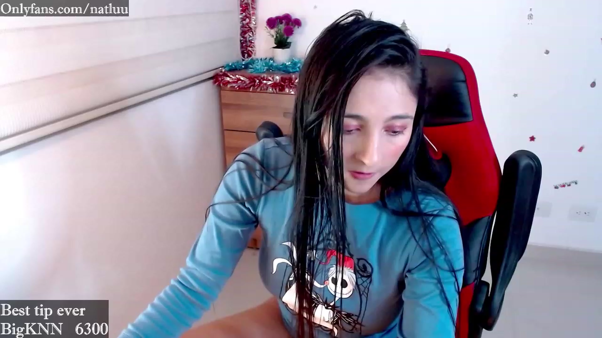 Gallery image thumbnail from Nataly_L's myfreecams stream on, 12/28/2022, 01:22 image 9 of 20