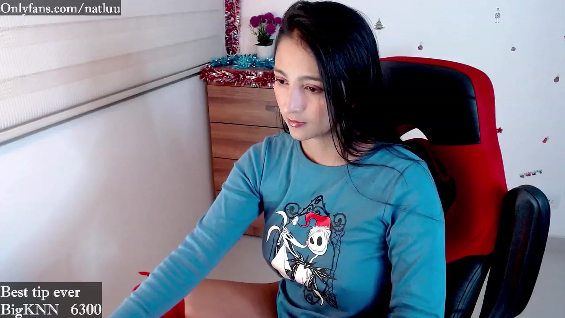 Gallery image thumbnail from Nataly_L's myfreecams stream on, 12/28/2022, 01:22 image 15 of 20