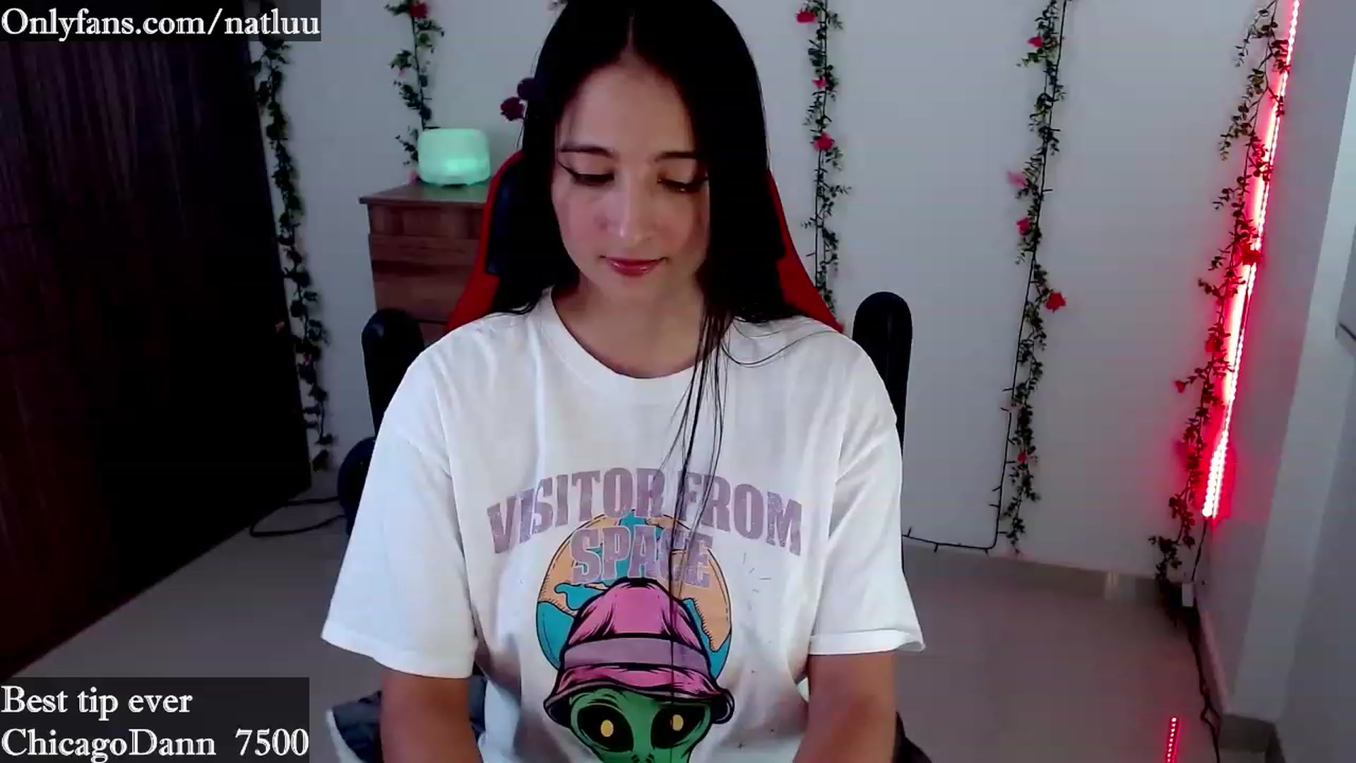Gallery image thumbnail from Nataly_L's myfreecams stream on, 04/19/2023, 01:04 image 3 of 20