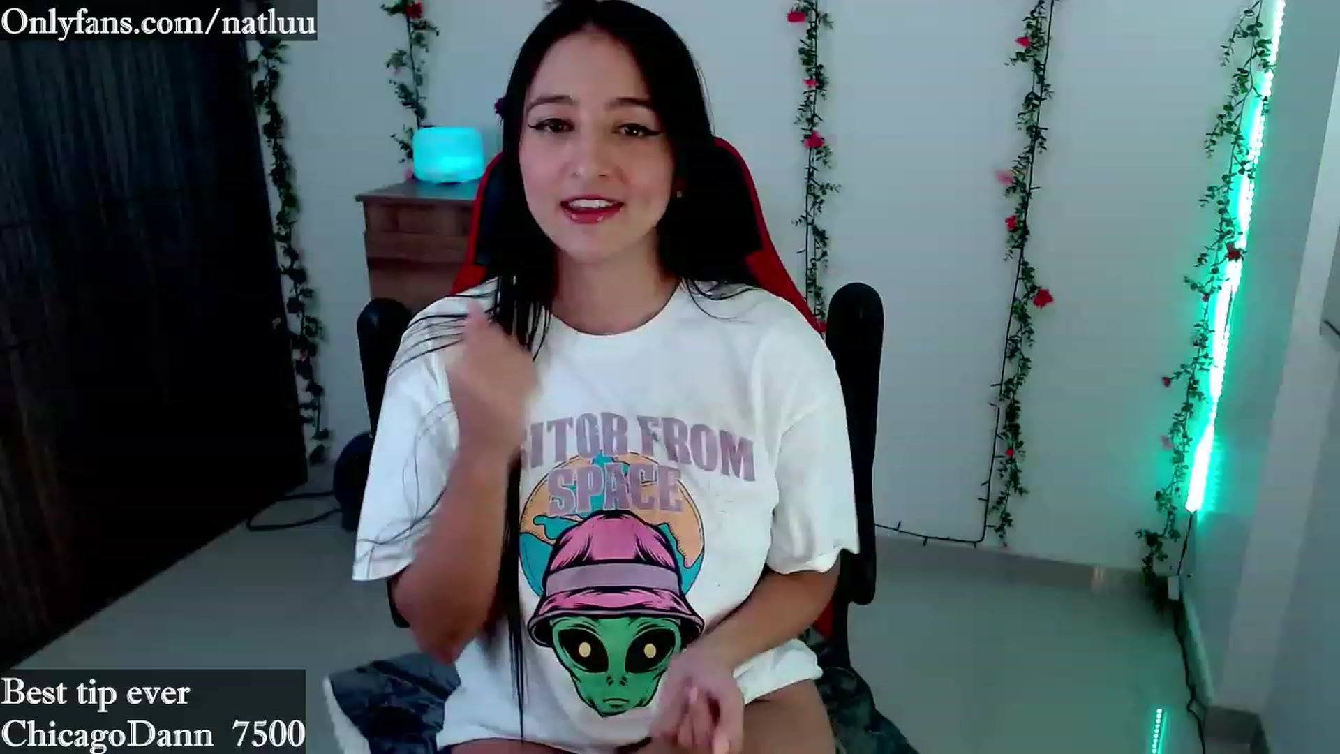 Gallery image thumbnail from Nataly_L's myfreecams stream on, 04/19/2023, 01:04 image 1 of 20