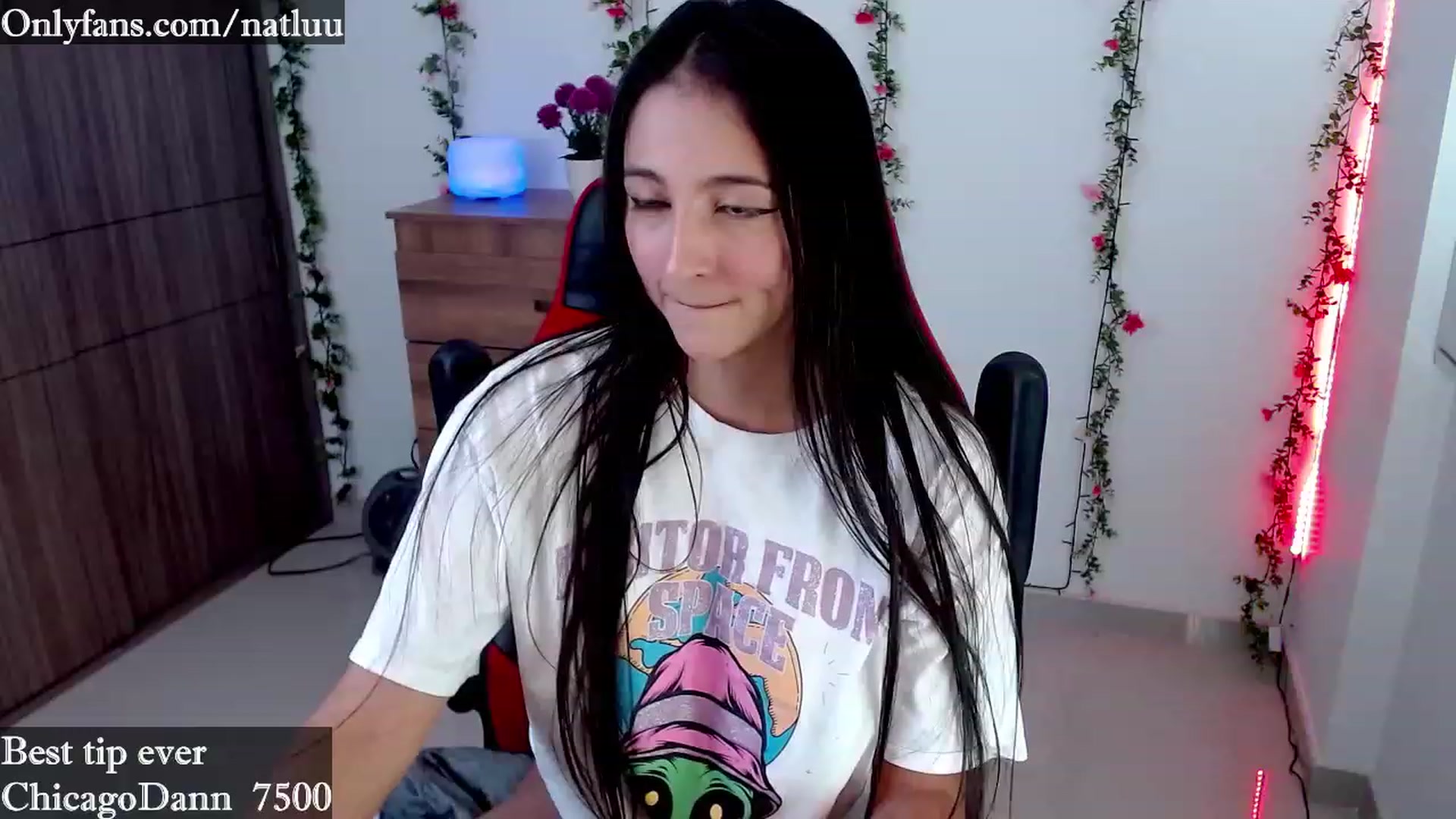 Gallery image thumbnail from Nataly_L's myfreecams stream on, 04/19/2023, 01:04 image 6 of 20