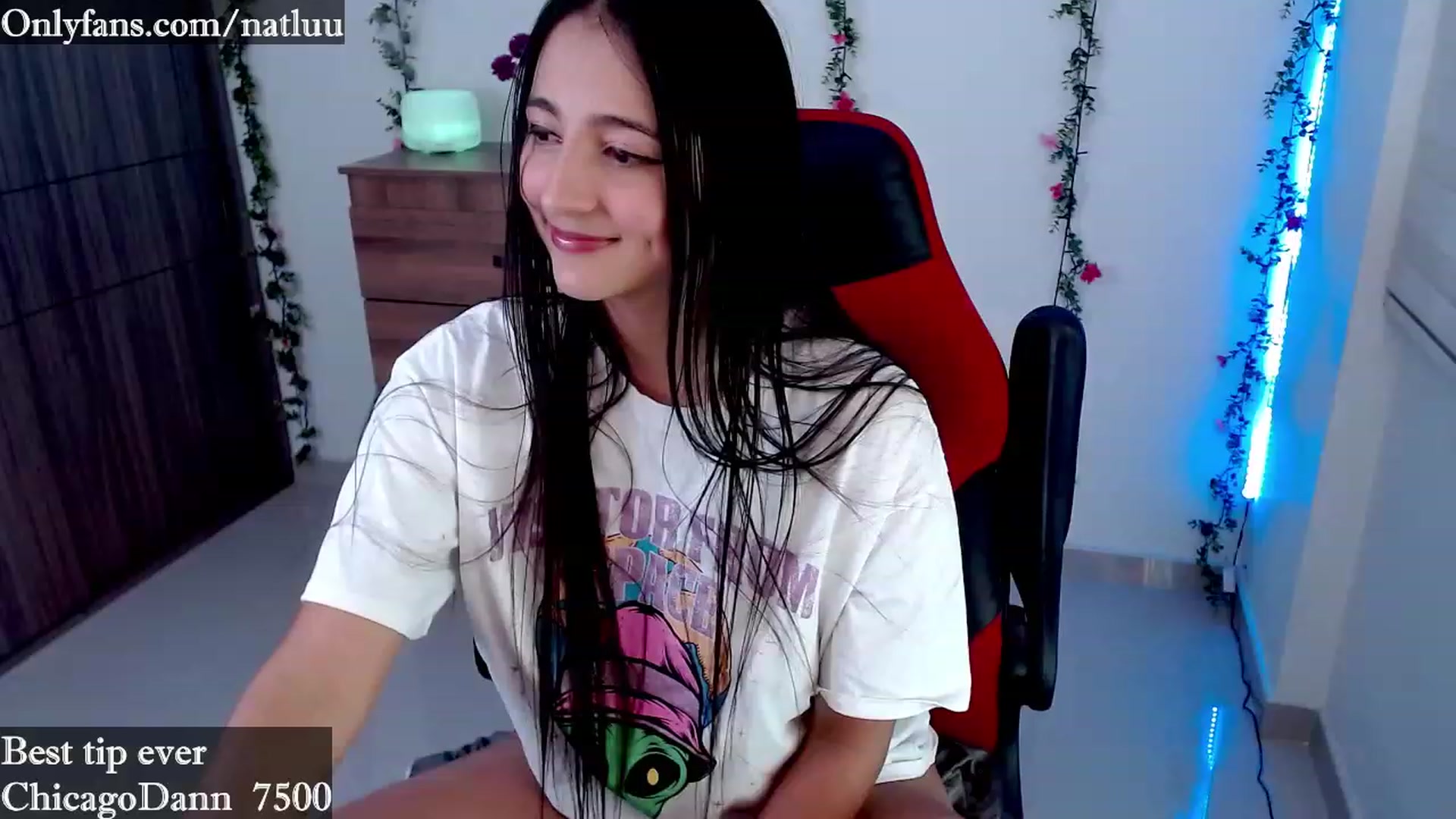 Gallery image thumbnail from Nataly_L's myfreecams stream on, 04/19/2023, 03:11 image 7 of 20