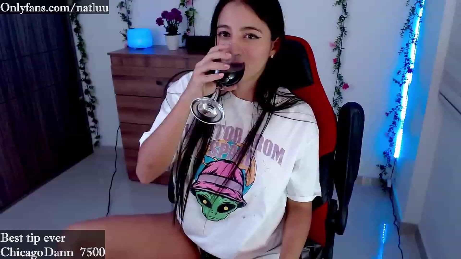 Gallery image thumbnail from Nataly_L's myfreecams stream on, 04/19/2023, 03:11 image 6 of 20