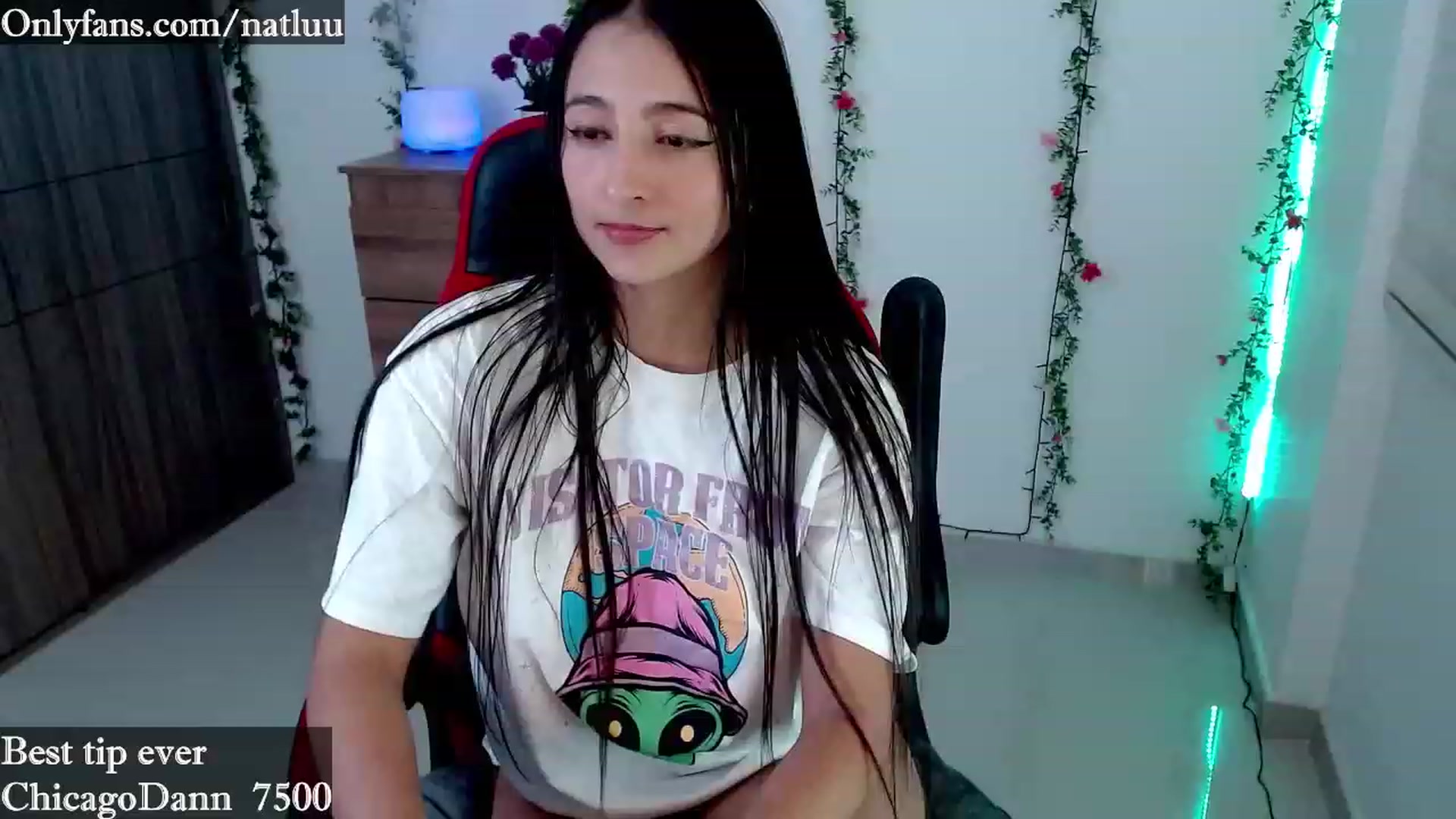 Gallery image thumbnail from Nataly_L's myfreecams stream on, 04/19/2023, 03:11 image 14 of 20
