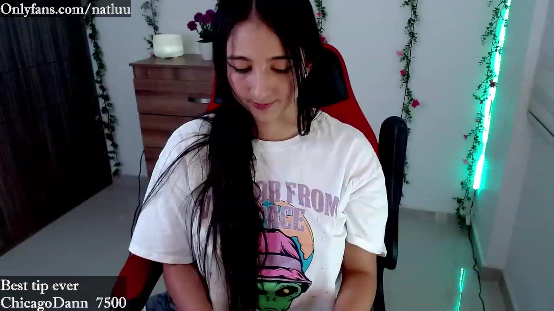 Gallery image thumbnail from Nataly_L's myfreecams stream on, 04/19/2023, 03:11 image 10 of 20