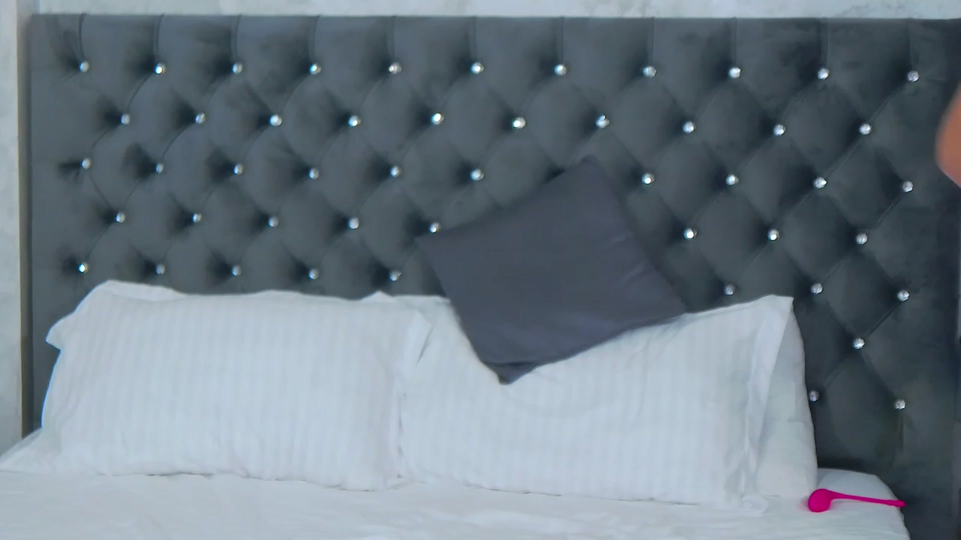 Gallery image thumbnail from NatashaCayo's myfreecams stream on, 03/24/2023, 08:40 image 16 of 20